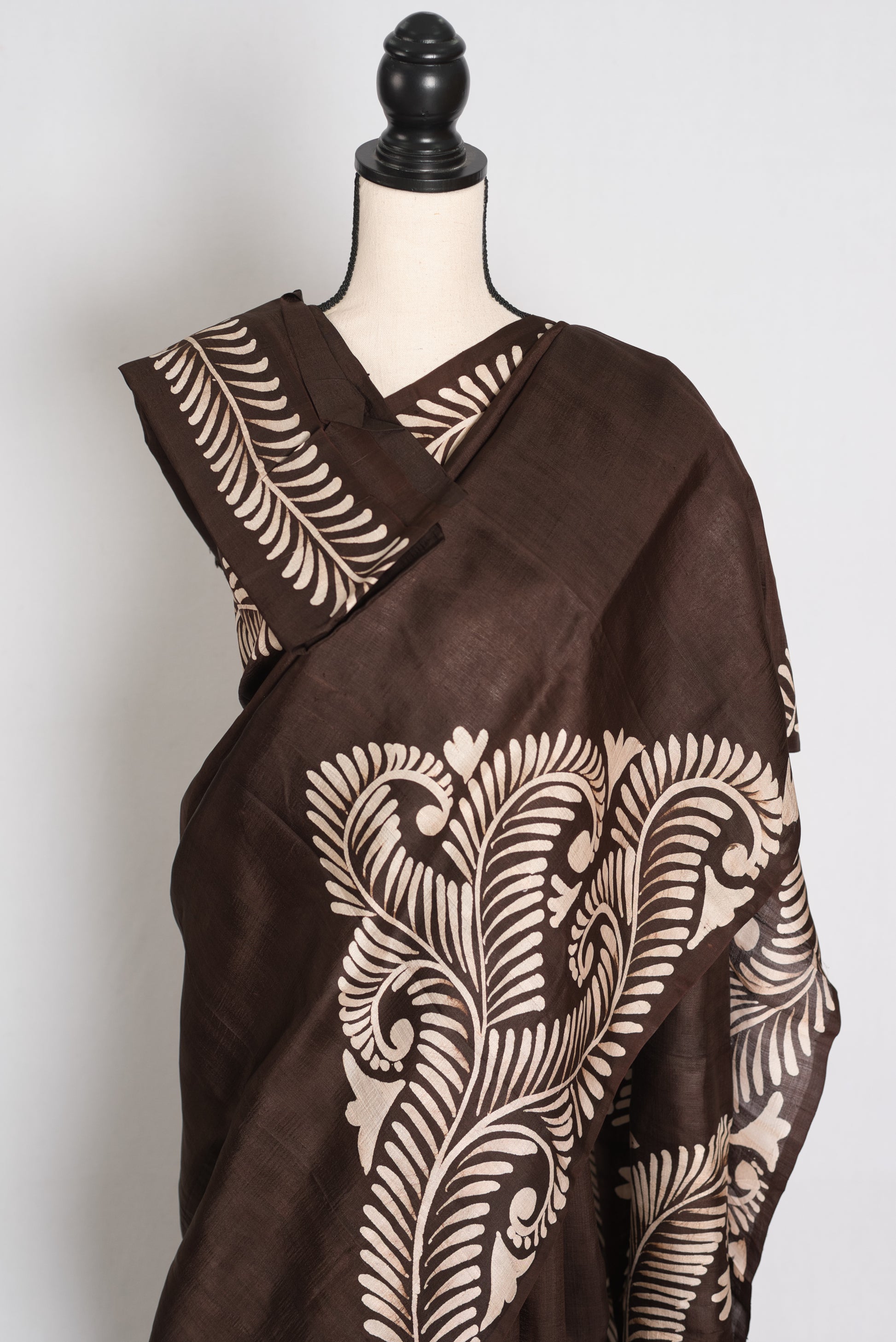 Gayetri : Coffee Brown Hand Batik Pure Murshidabad Silk Saree | Silk Mark image 2