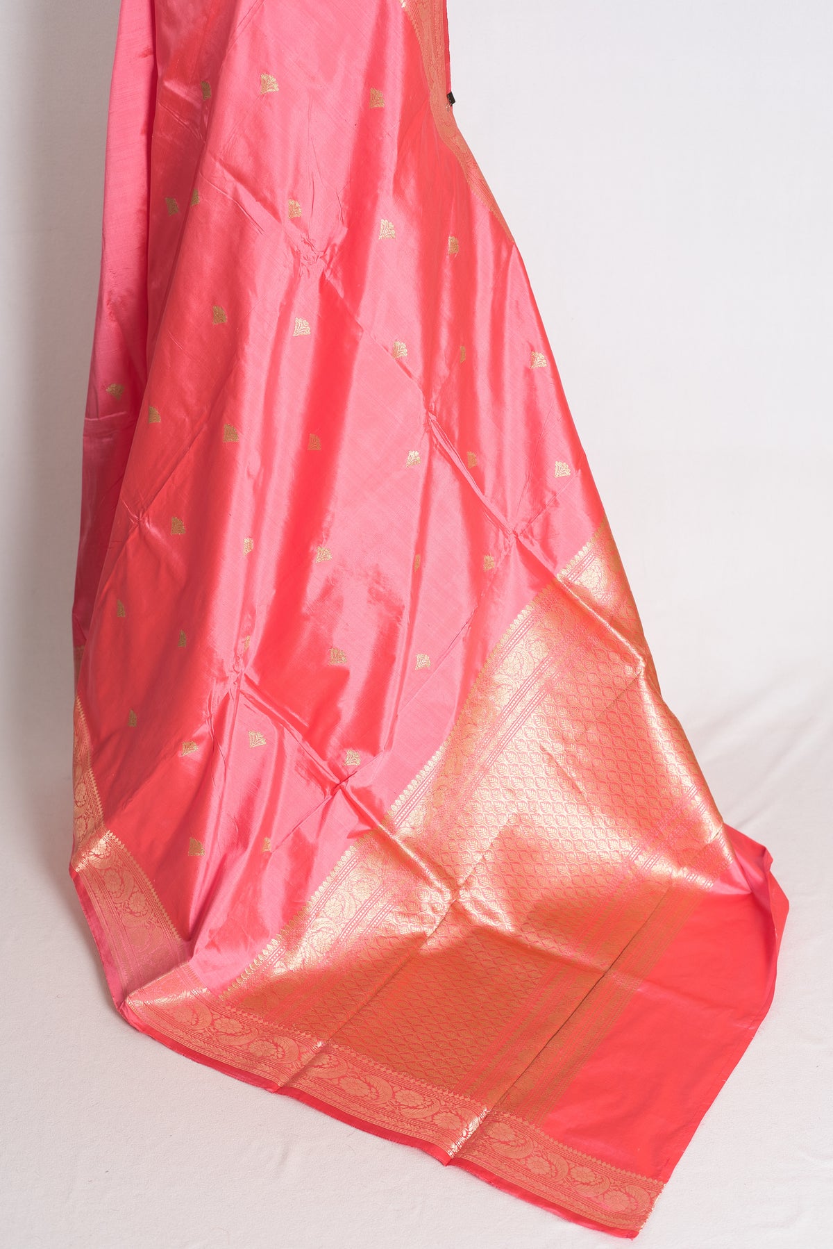 Farah: Pink and Gold Katan Silk Banarasi Saree with Blouse Piece image 3
