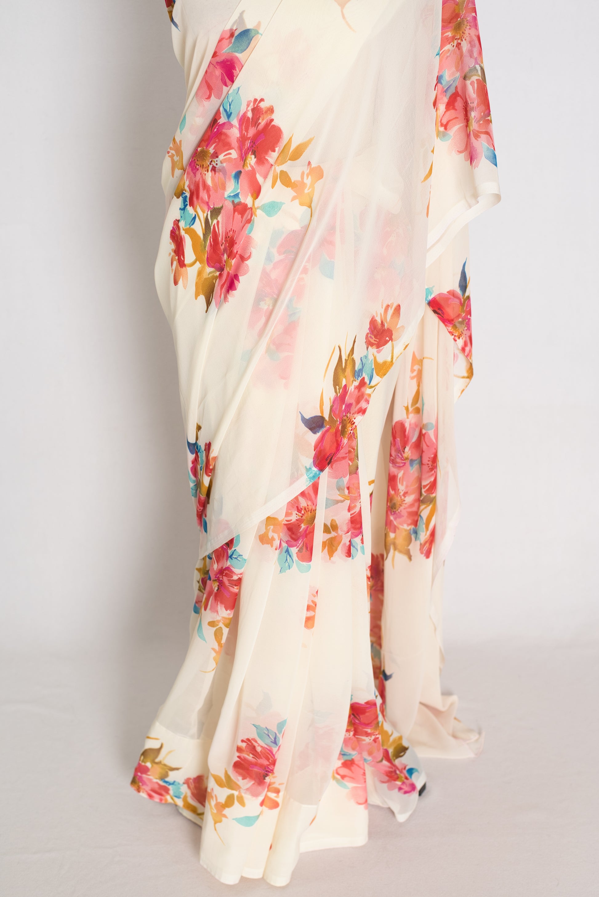 Liza : Cream and Red Floral Printed Chiffon Georgette Saree image 6