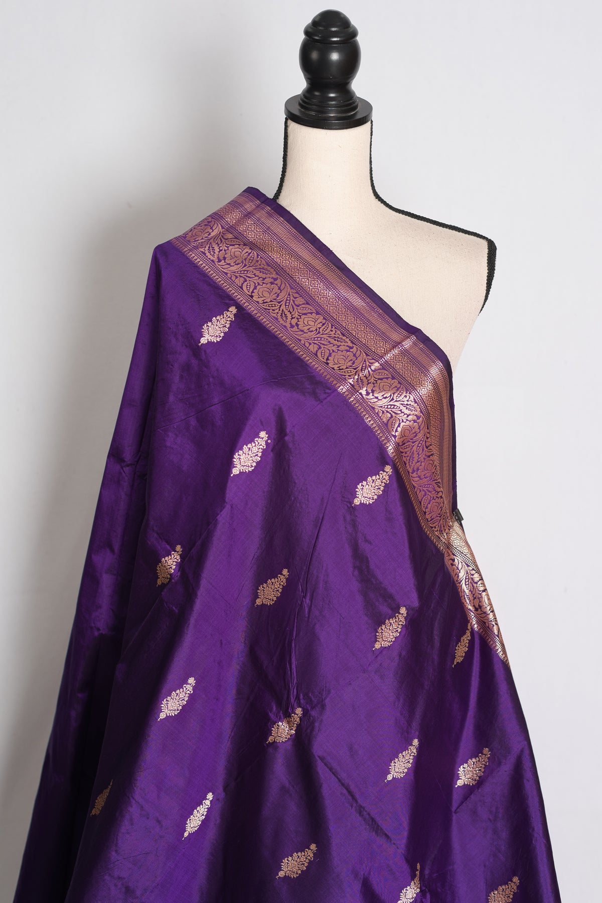 Uma: Purple and Gold Lightweight Katan Banarasi Silk Saree with Blouse Piece image 5