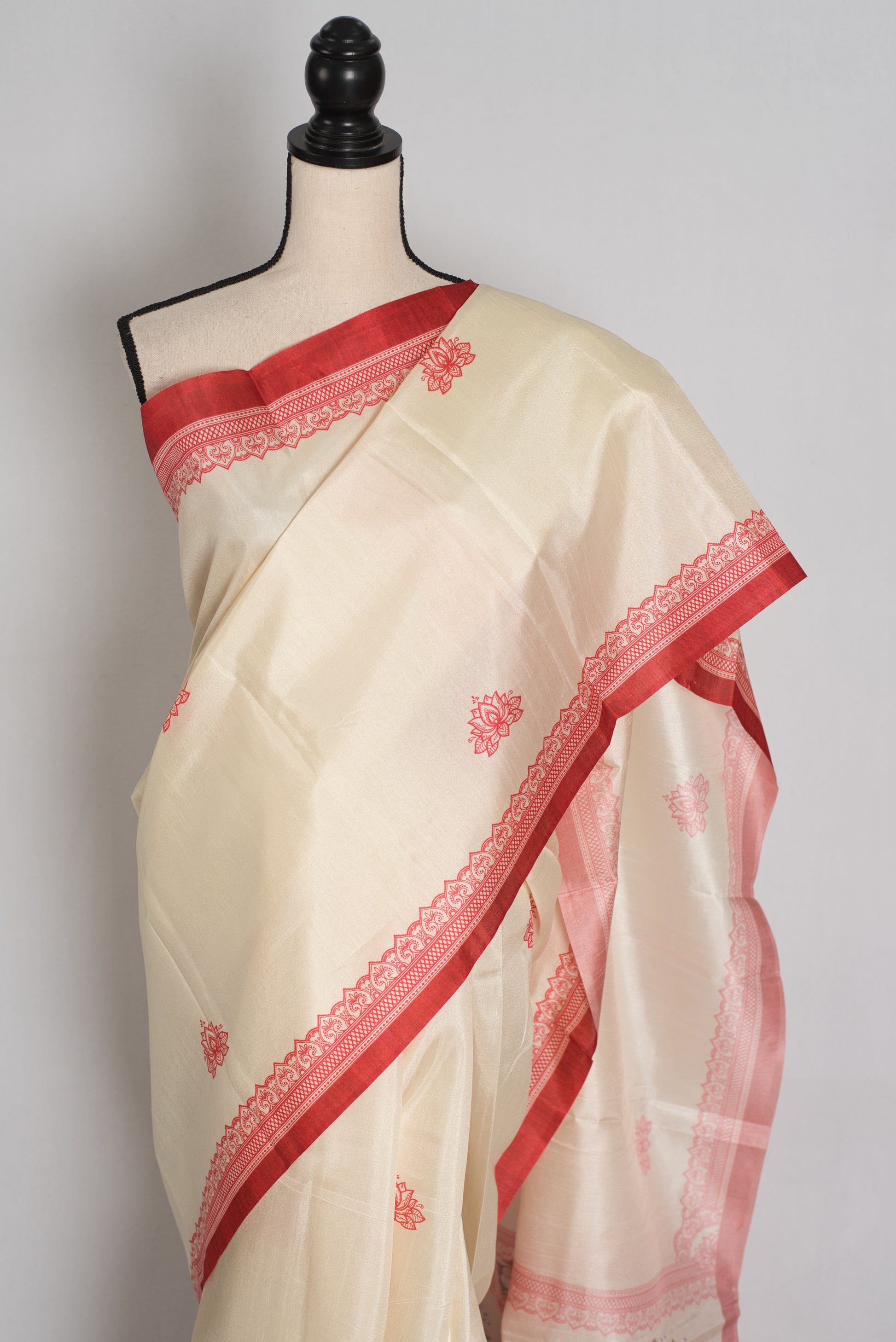 Gayatri: Cream and Red Printed Semi Silk Durga Puja Saree with Durga Pallu image 5