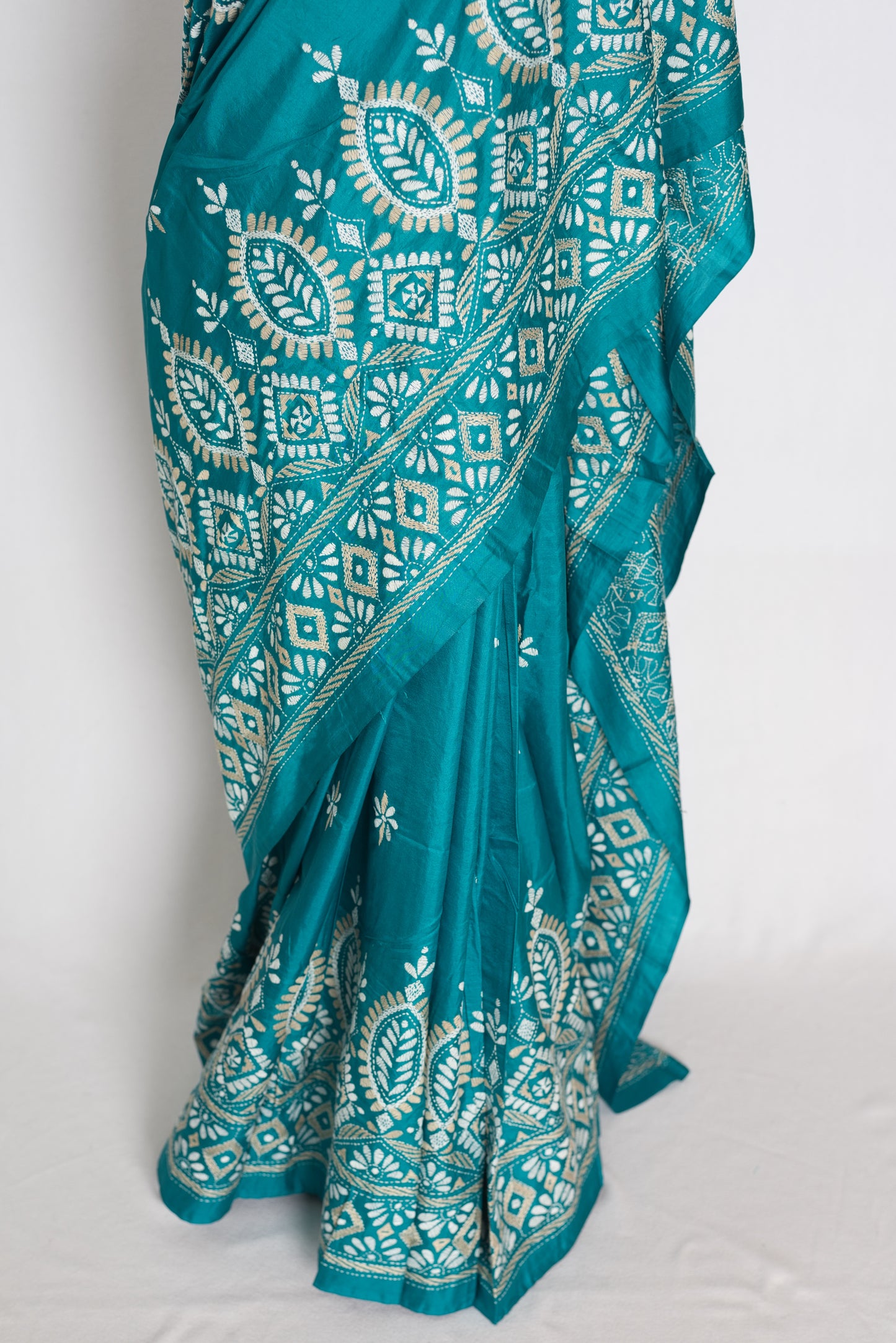 Mahua : Green Pure Silk Hand-Embroidered Kantha Stitch Saree | Silk Mark image 6