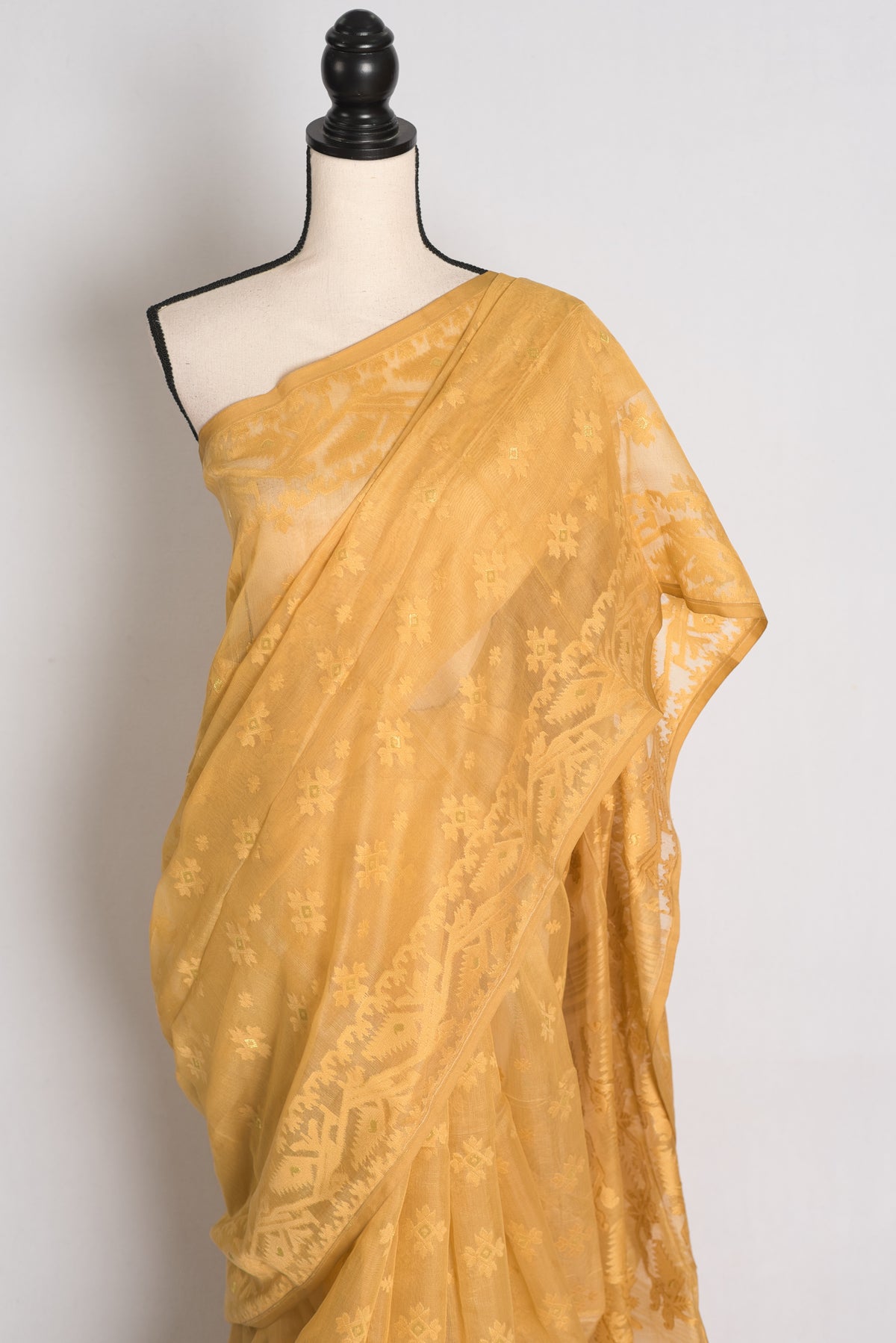 Dhriti : Beige and Gold Soft Blended Cotton Bengali Jamdani Saree image 2