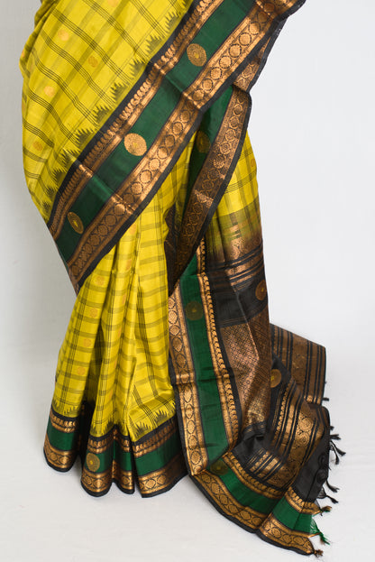 Brinda : Exclusive Checks Kanji Gadwal Silk Saree in Pineapple Green and Black image 5