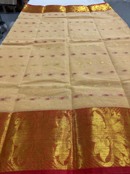 Beige and Red Tant saree — pallu view