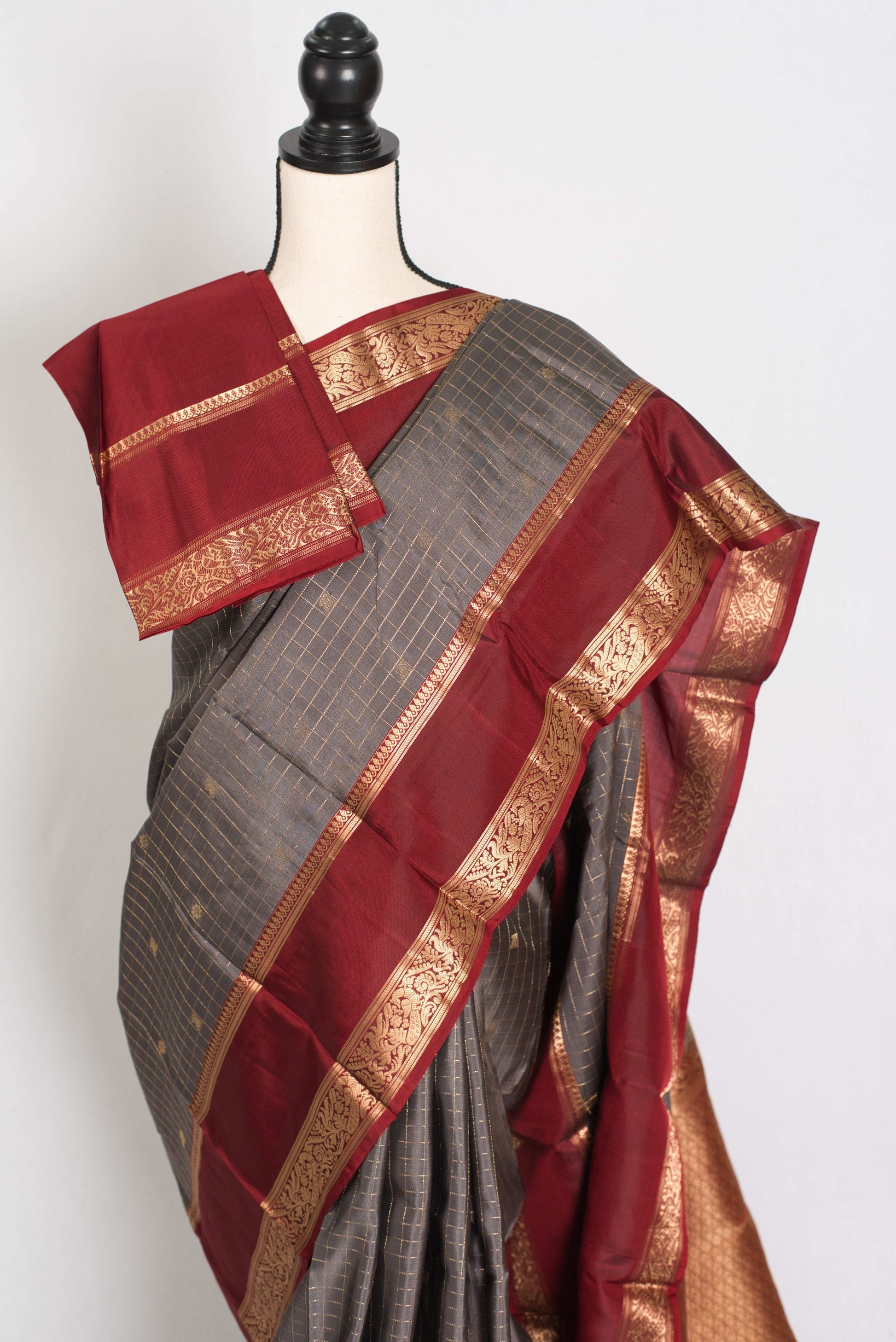 Kalyani : Gray and Maroon Checks Kanjivaram Pattu Silk Saree image 2
