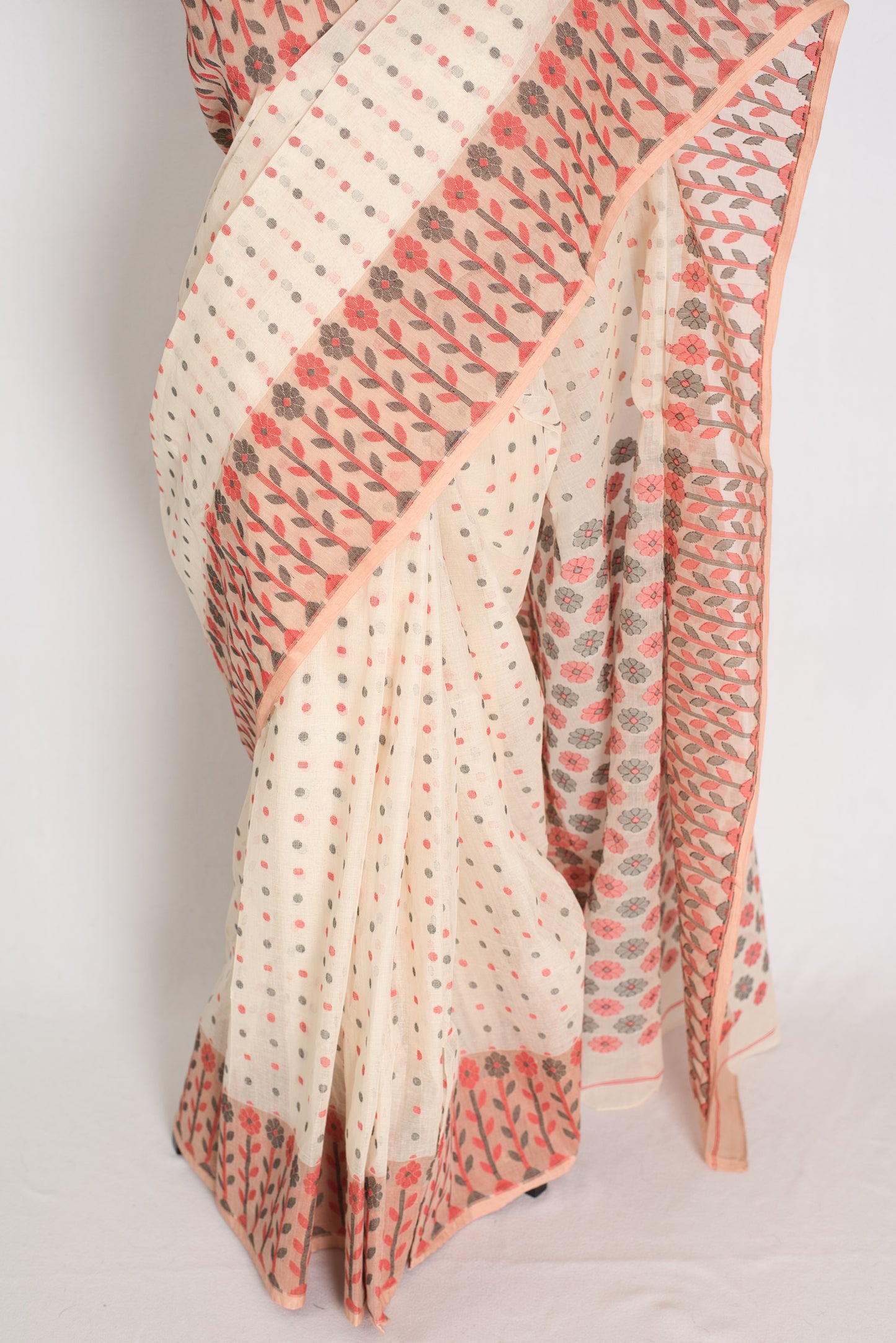 Jaya: Cream & Peach 100% Pure Cotton Jamdani Saree image 5
