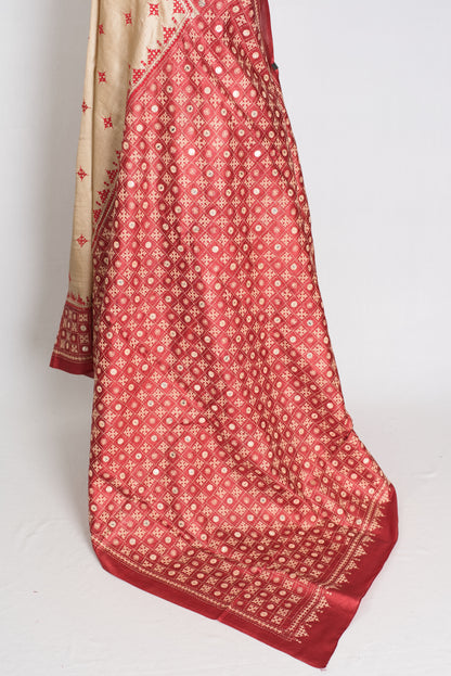 Aarini : Kutch Work Hand Embroidery Tussar Silk Saree in Beige and Red image 3