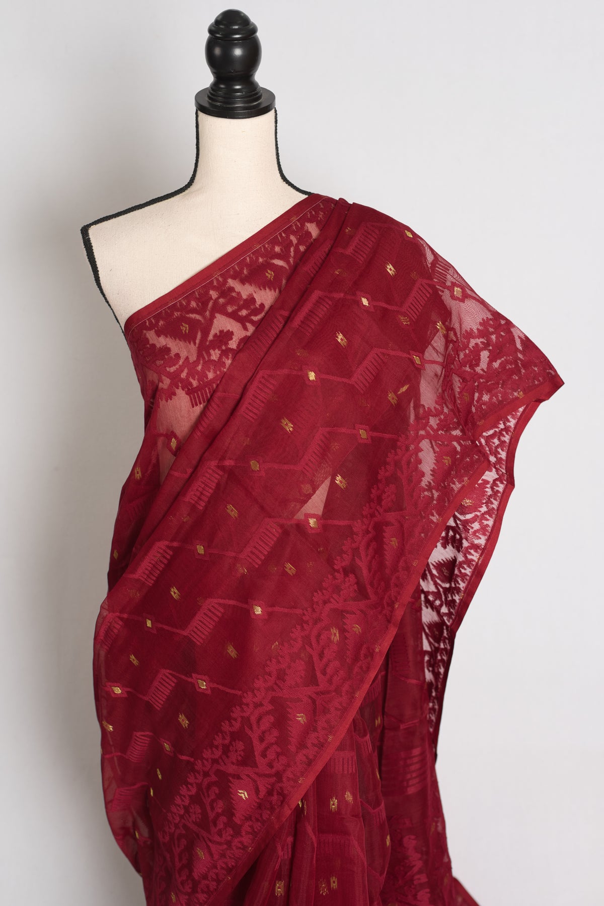 Priya : Deep Maroon and Gold Soft Blended Cotton Bengali Jamdani Saree image 2