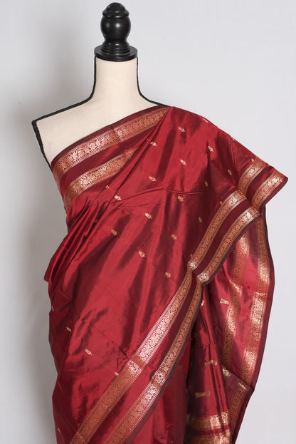 Maya: Chilli Red Handwoven Lightweight Banarasi Silk Saree with Blouse Piece image 3