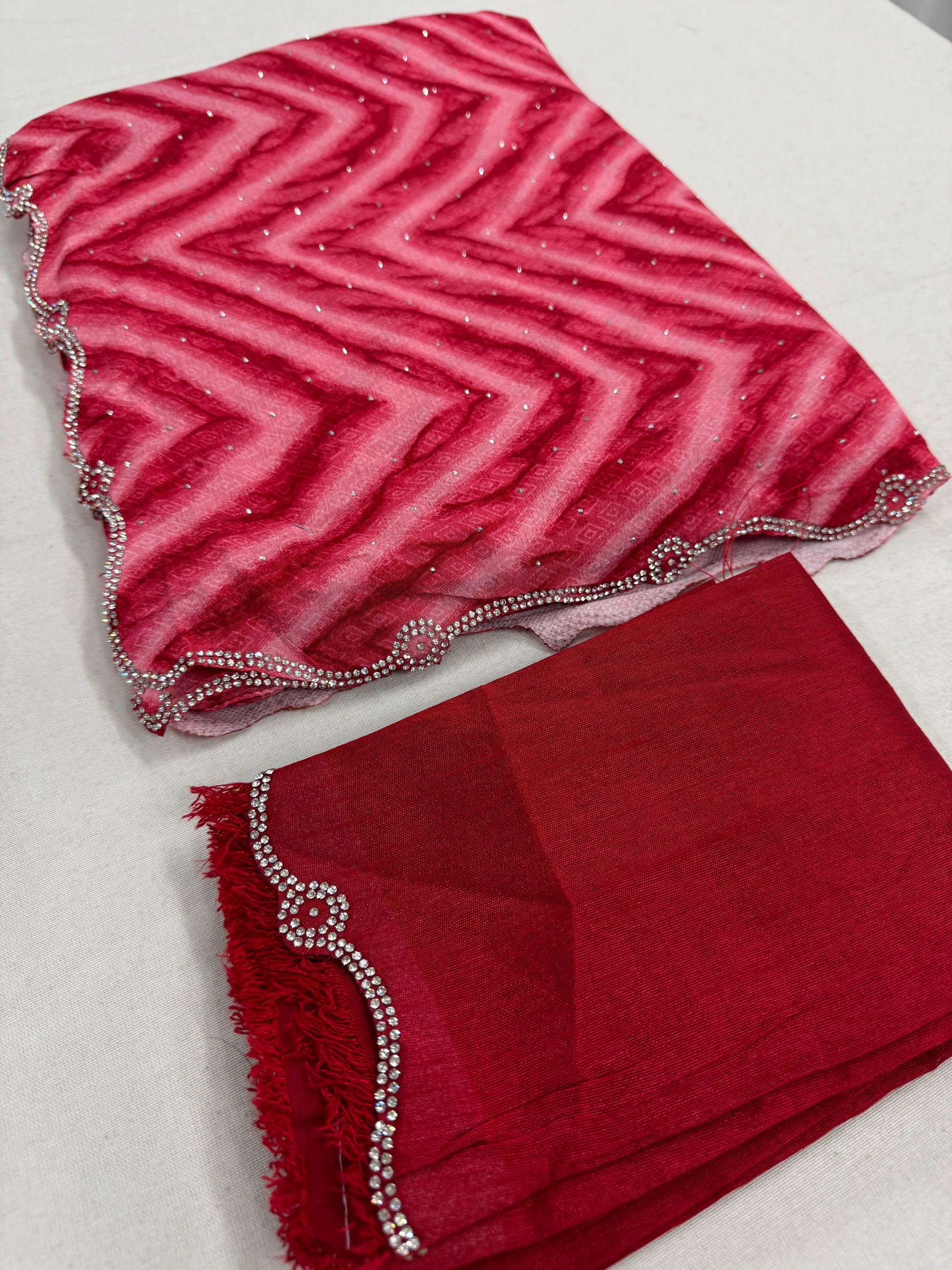 Rang Leher - Designer Chinon Leheriya Saree in Pink image 3