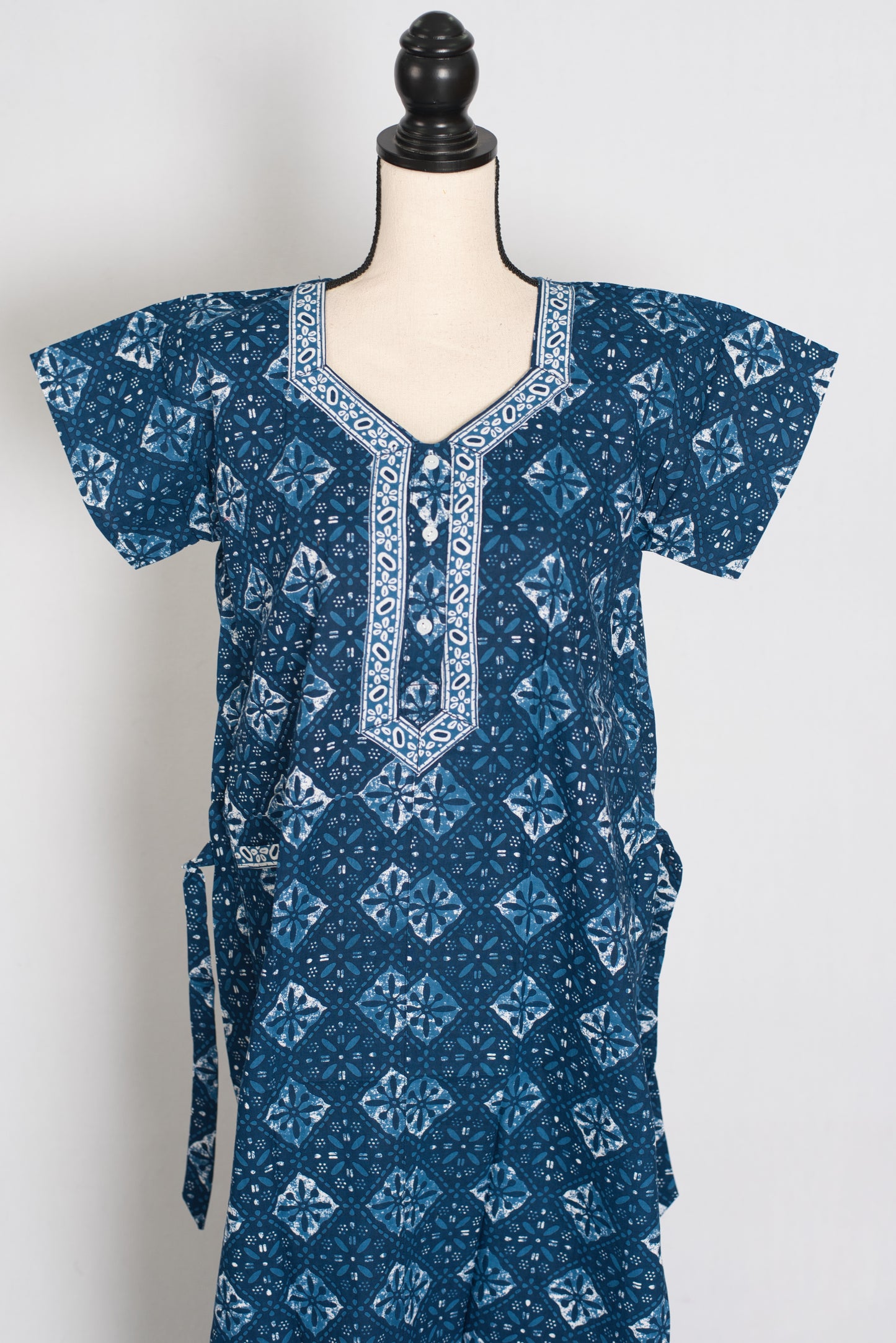 Indigo Blue Geometric Diamond Print Pure Cotton Indian Nightgown image 0