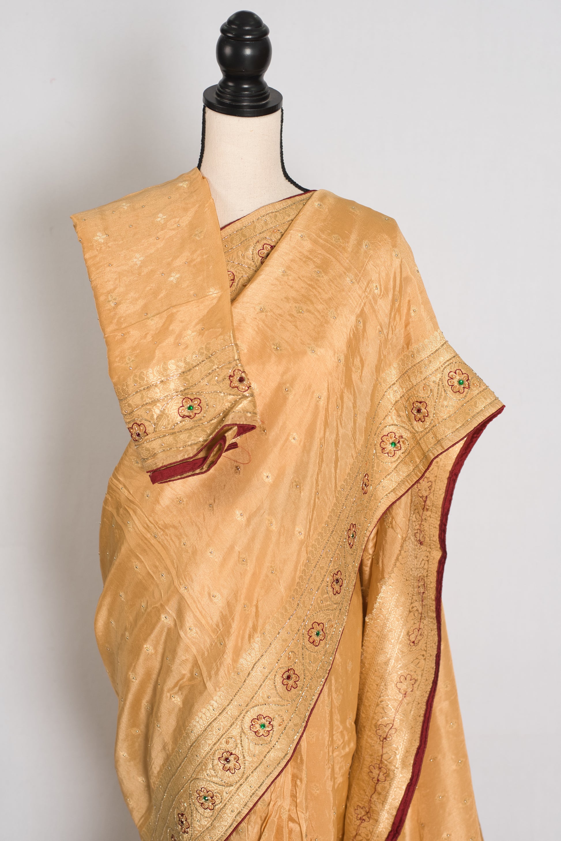 Benu : Beige and Gold Dola Silk Banarasi Saree with Hand-Embroidered Work image 2