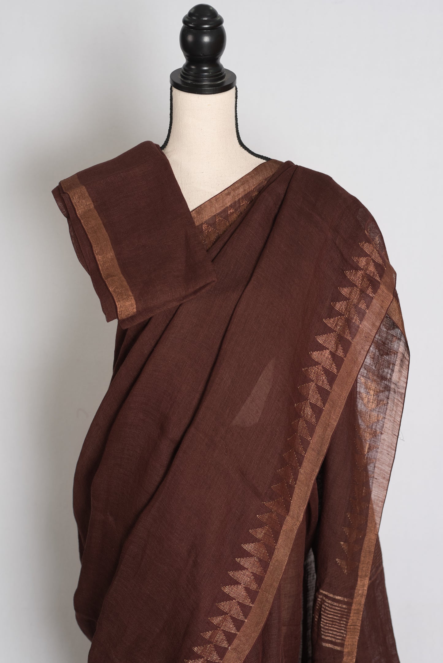 Keya : Dark Brown and Antique Gold Handwoven Linen by Linen Jamdani Saree image 2