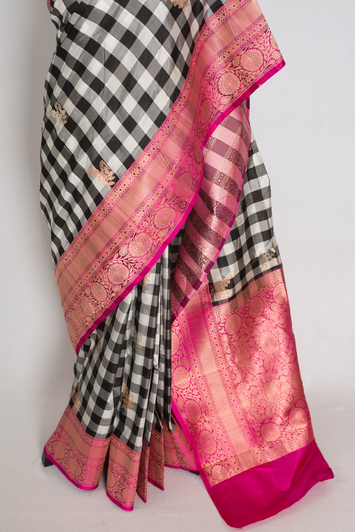 Priyanka :Black and White Checks Katan Silk Banarasi Saree | Silk Mark Certified image 5