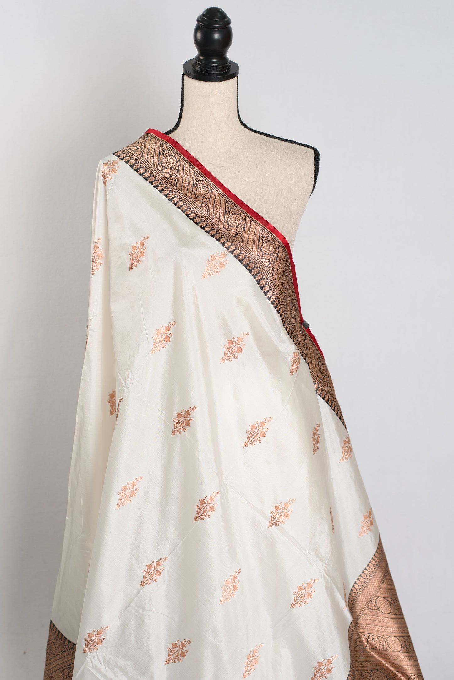 Basanti : Silk Mark Certified Katan Banarasi Saree in White and Black image 4