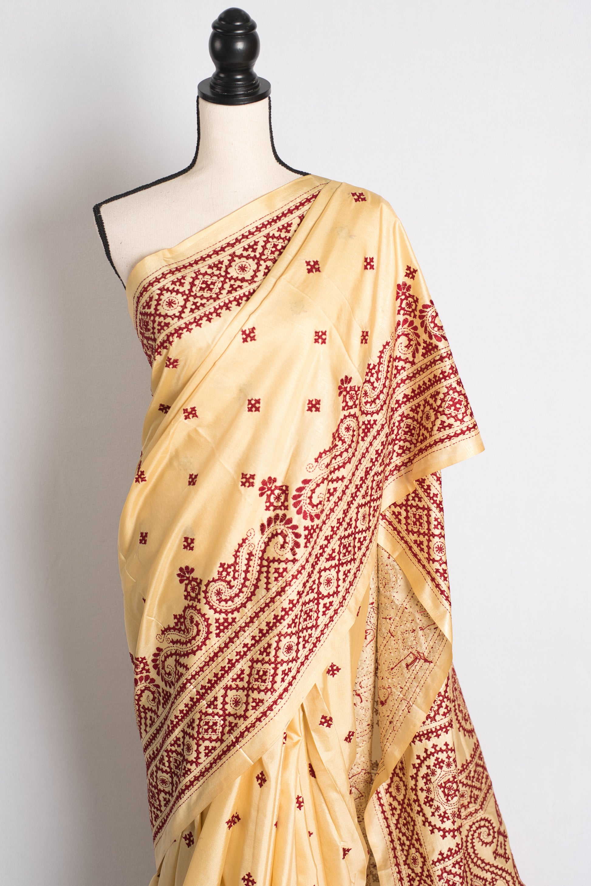 Moonlit Sand - Hand Embroidered Blended Silk Gujrati Work Saree image 5