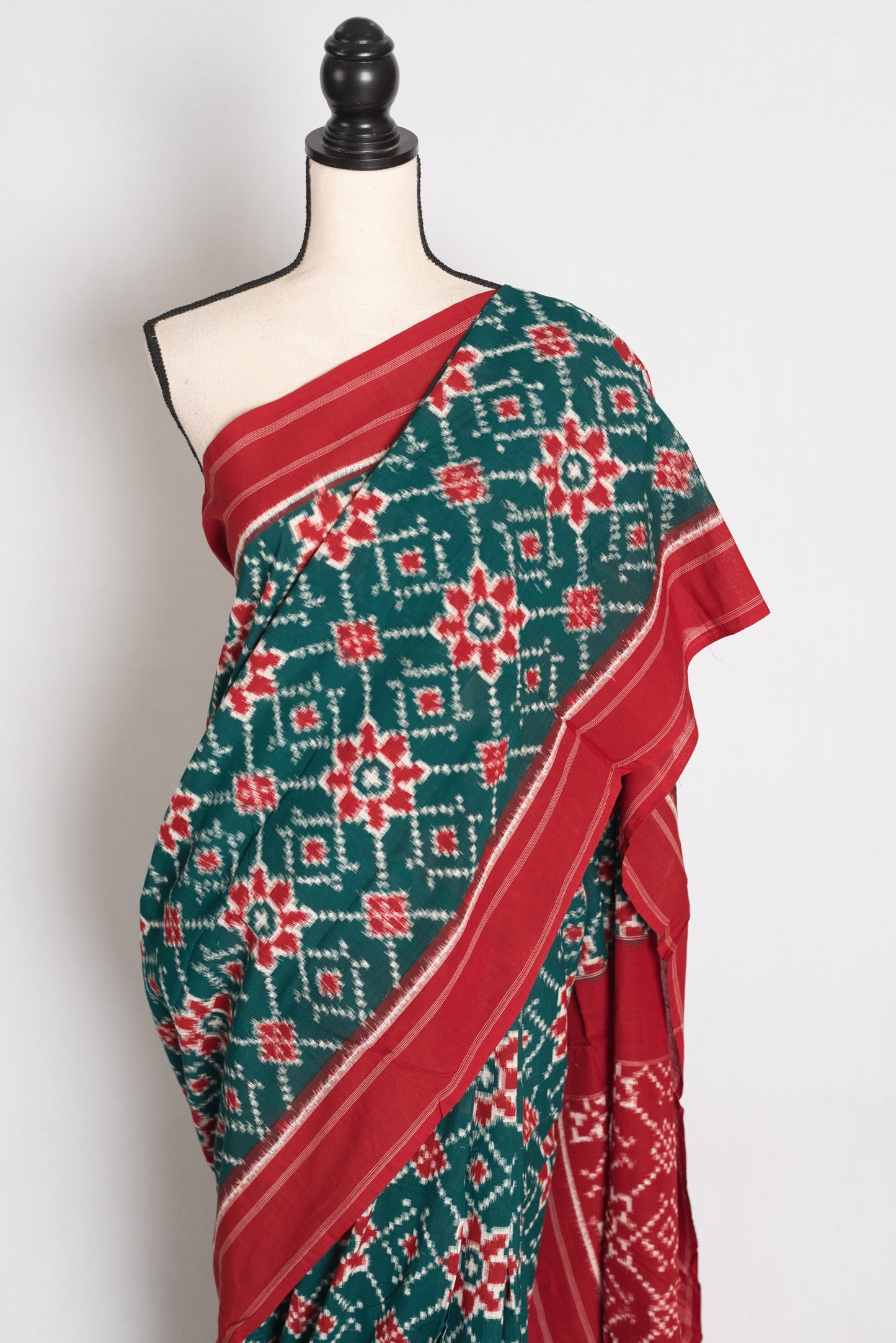 Jui : Bottle Green & Red Telia Rumal Pochampally Double Ikat Pure Cotton Saree image 6