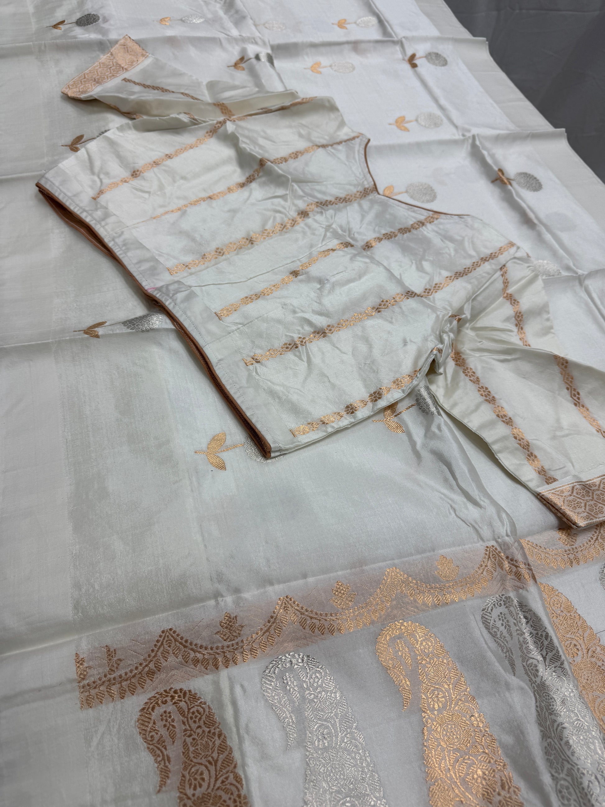 Ganga : White Silk Banarasi Saree with 36 Size Stitched Blouse image 2
