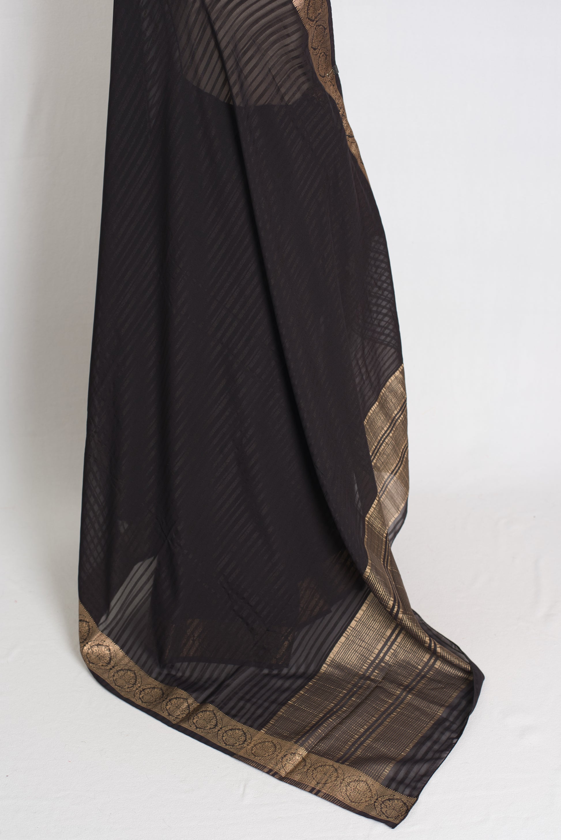 Fiza : Semi Crepe Black and Gold Banarasi Saree image 3