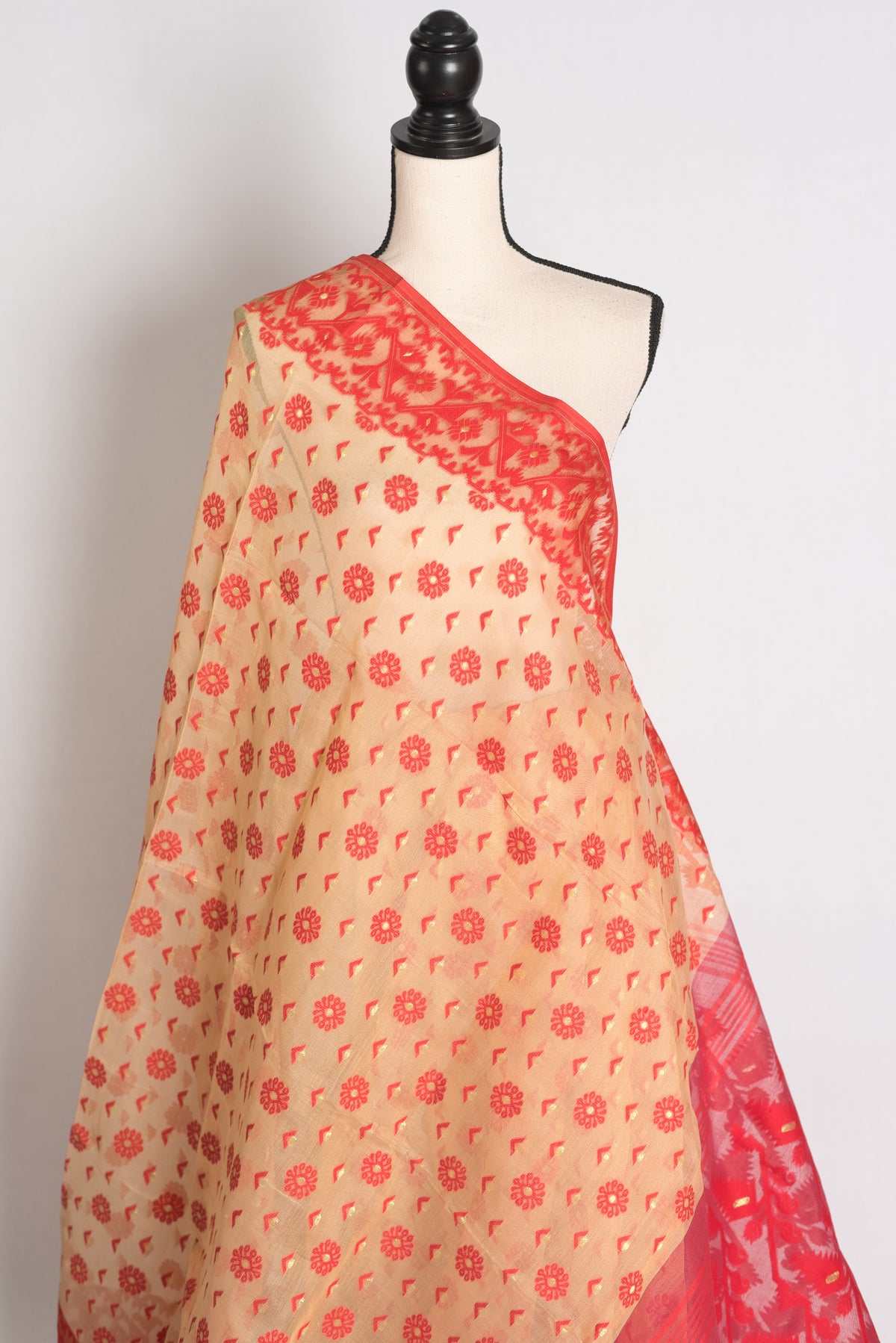 Tithi : Beige and Red Soft Cotton Blend Bengal Jamdani Saree image 3