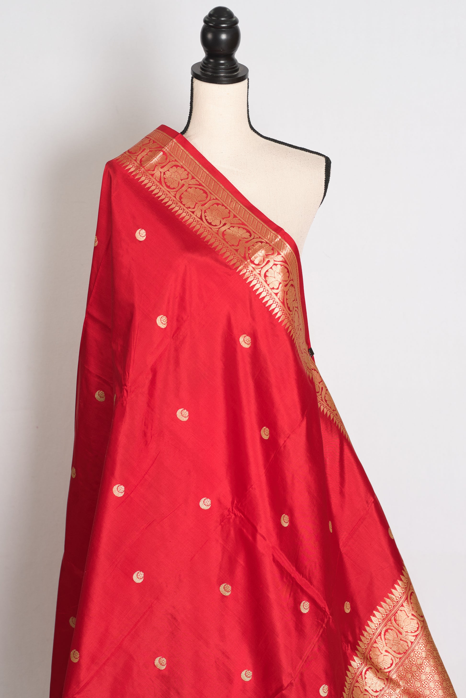 Naina : Crimson Red and Gold Pure Banarasi Silk Saree with Chand Sitara Booti image 4