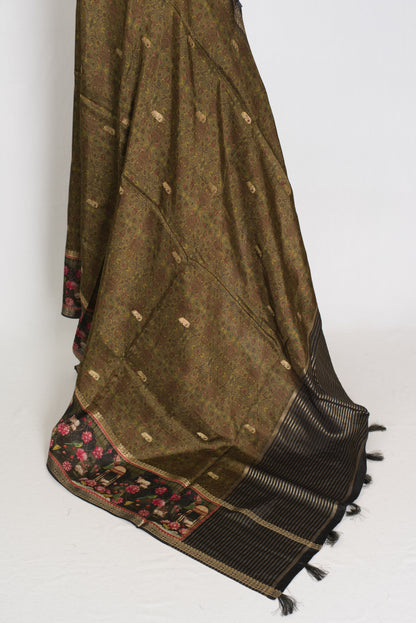 Dilshad | Henna Green Dola Silk Banarasi Saree | Perfect for Mehendi Ceremony image 3
