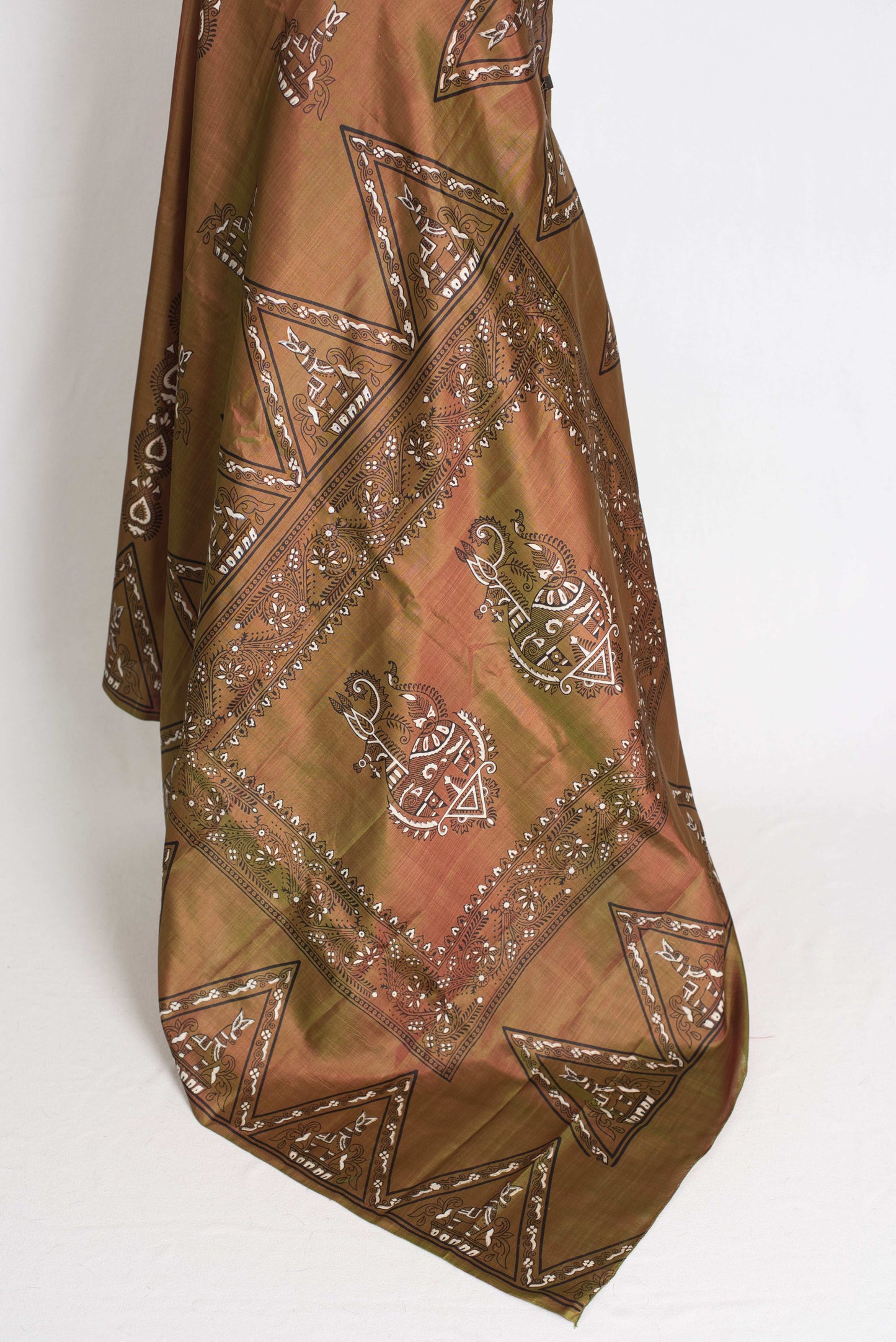 Rama : Bishnupur Katan Silk Printed Baluchari Saree in Heena Green image 4