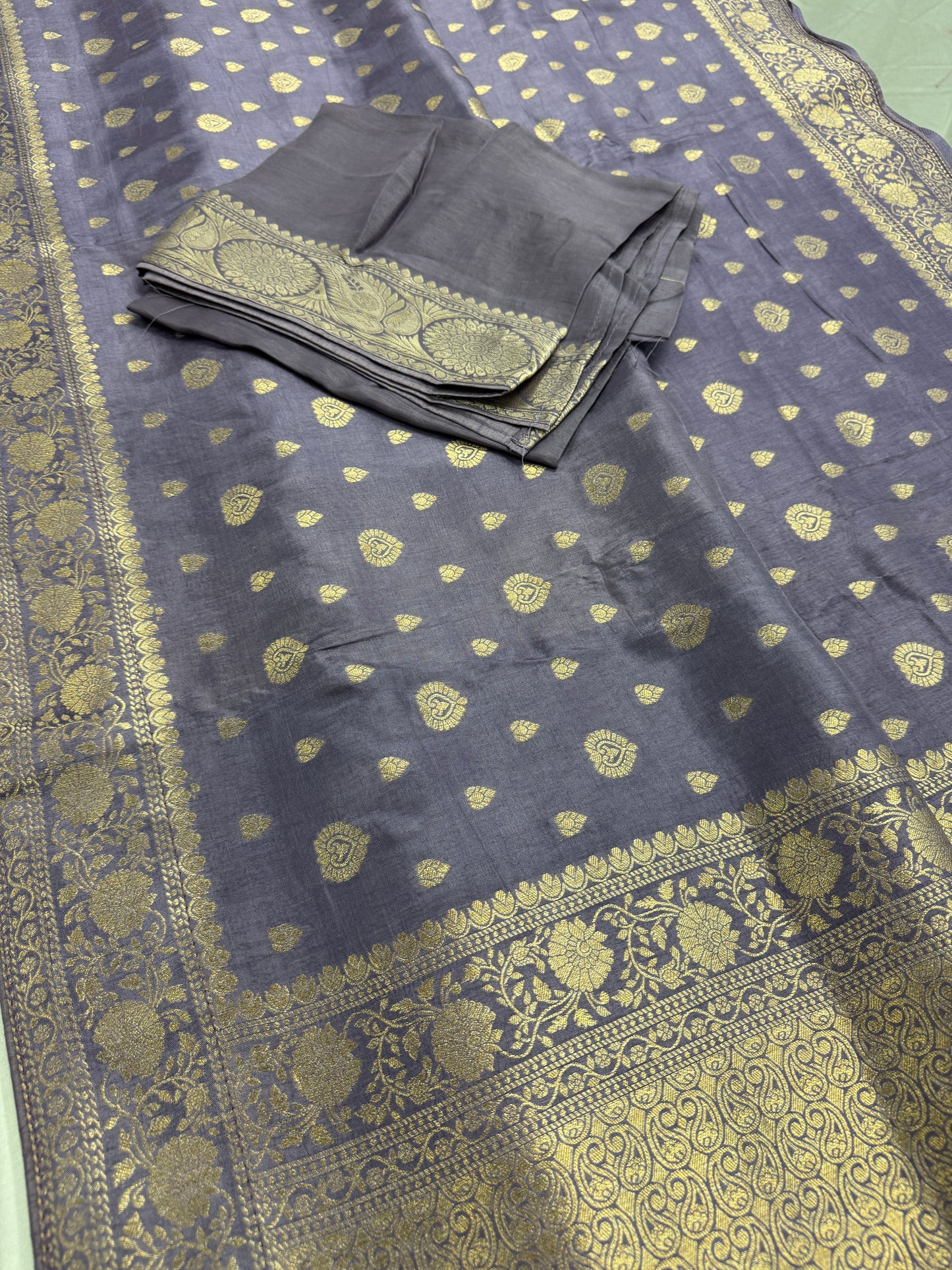 Manjari | Mauve & Gold Dola Silk Banarasi Saree | Soft & Flowy image 2