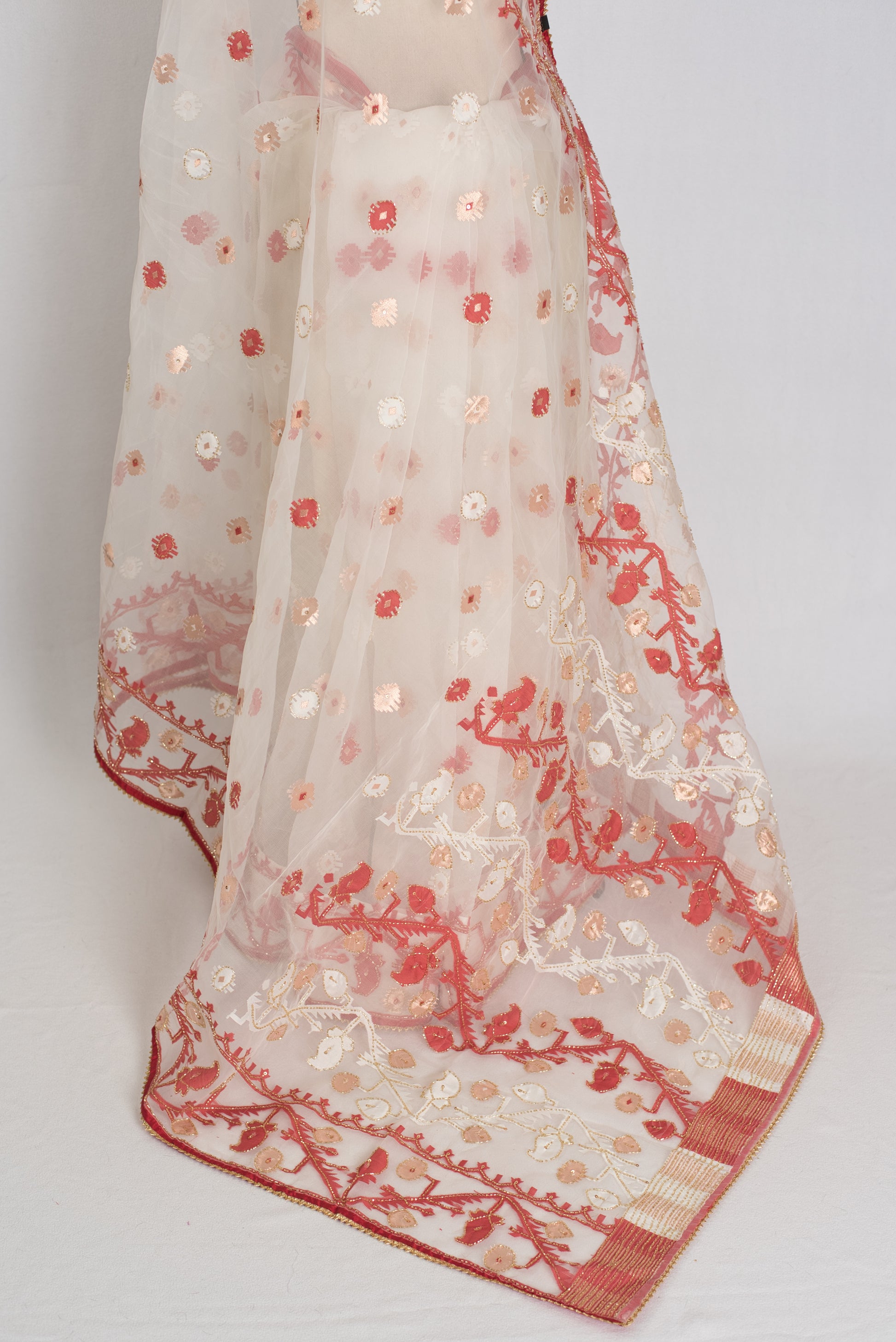 Zehra : White and Red Semi Muslin Jamdani Saree with Cut Dana Hand Embroidery image 3