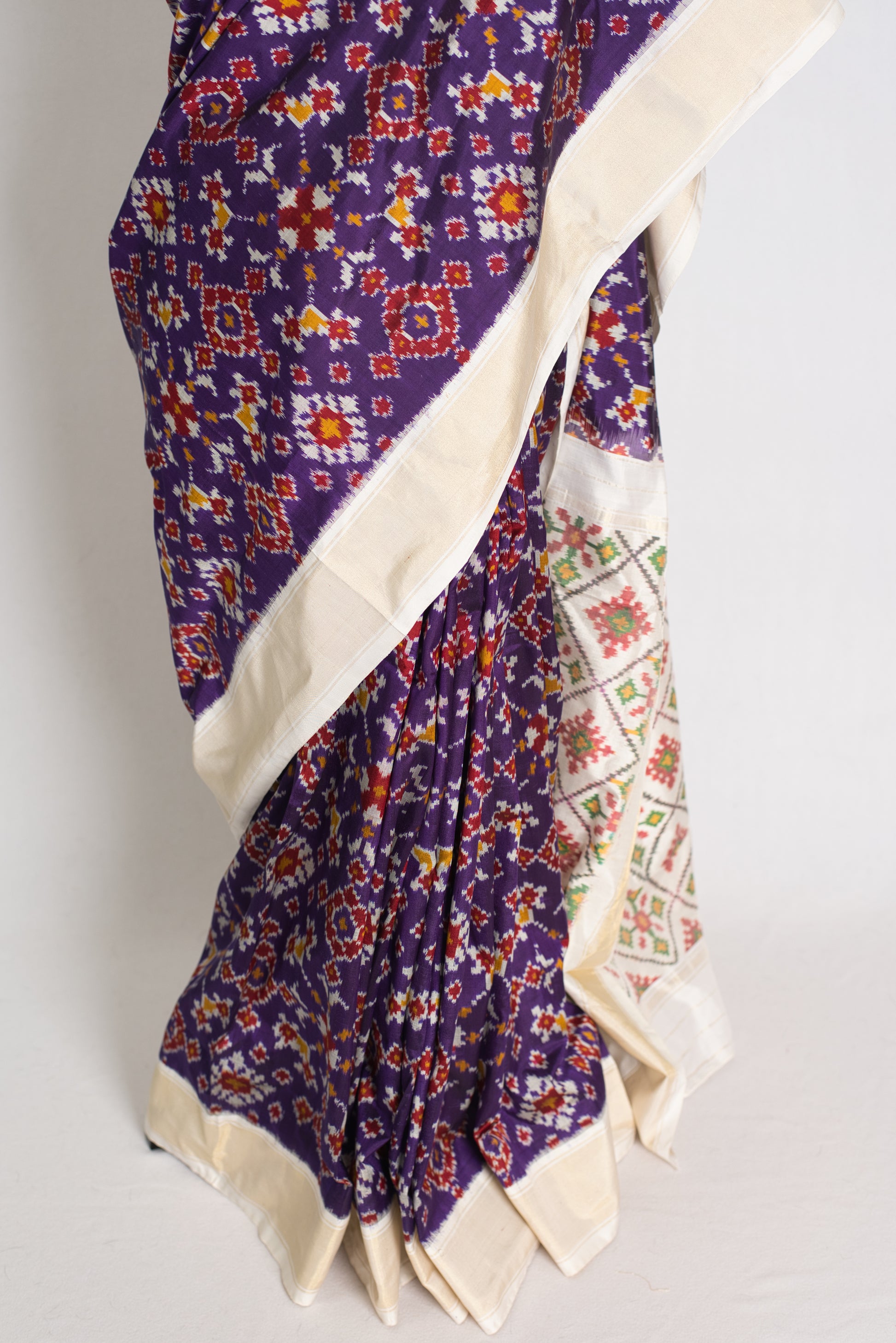 Malathi : Silk Mark Certified Navarathan Patola Saree in Purple and Off White image 5