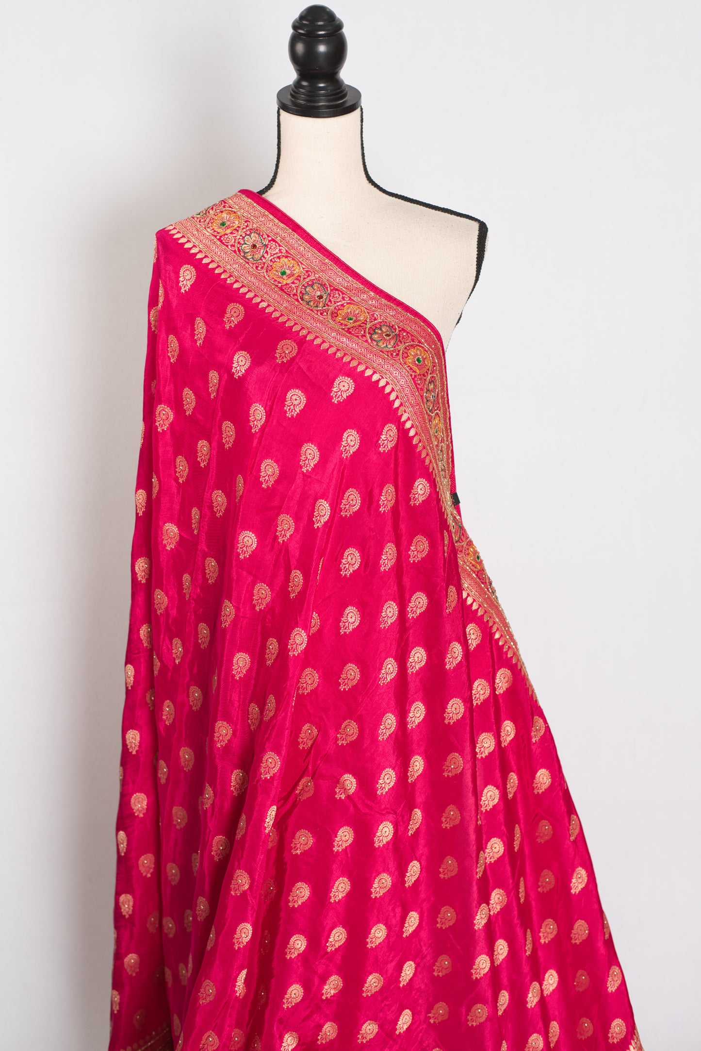 Purvi : Dark Pink and Gold Dola Silk Banarasi Saree - Hand Embroidery image 4