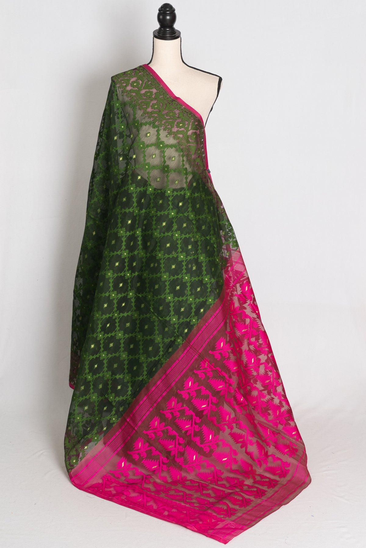 Tia : Bottle Green Soft Blended Cotton Jamdani Saree with Pink Selvage image 1