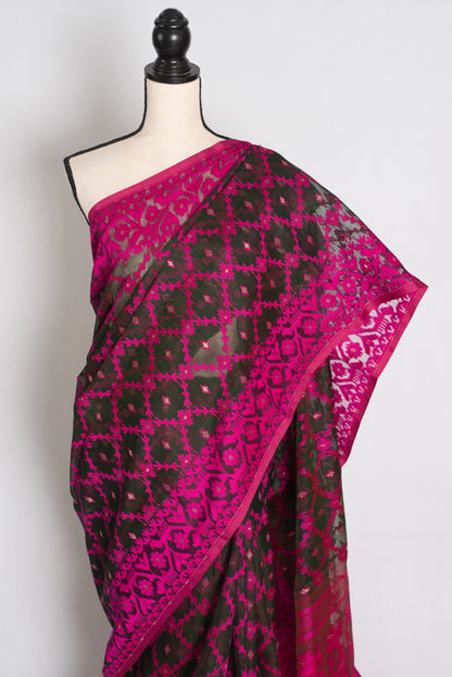 Leena : Dark Green and Rani Pink Soft Blended Cotton Jamdani Saree image 2