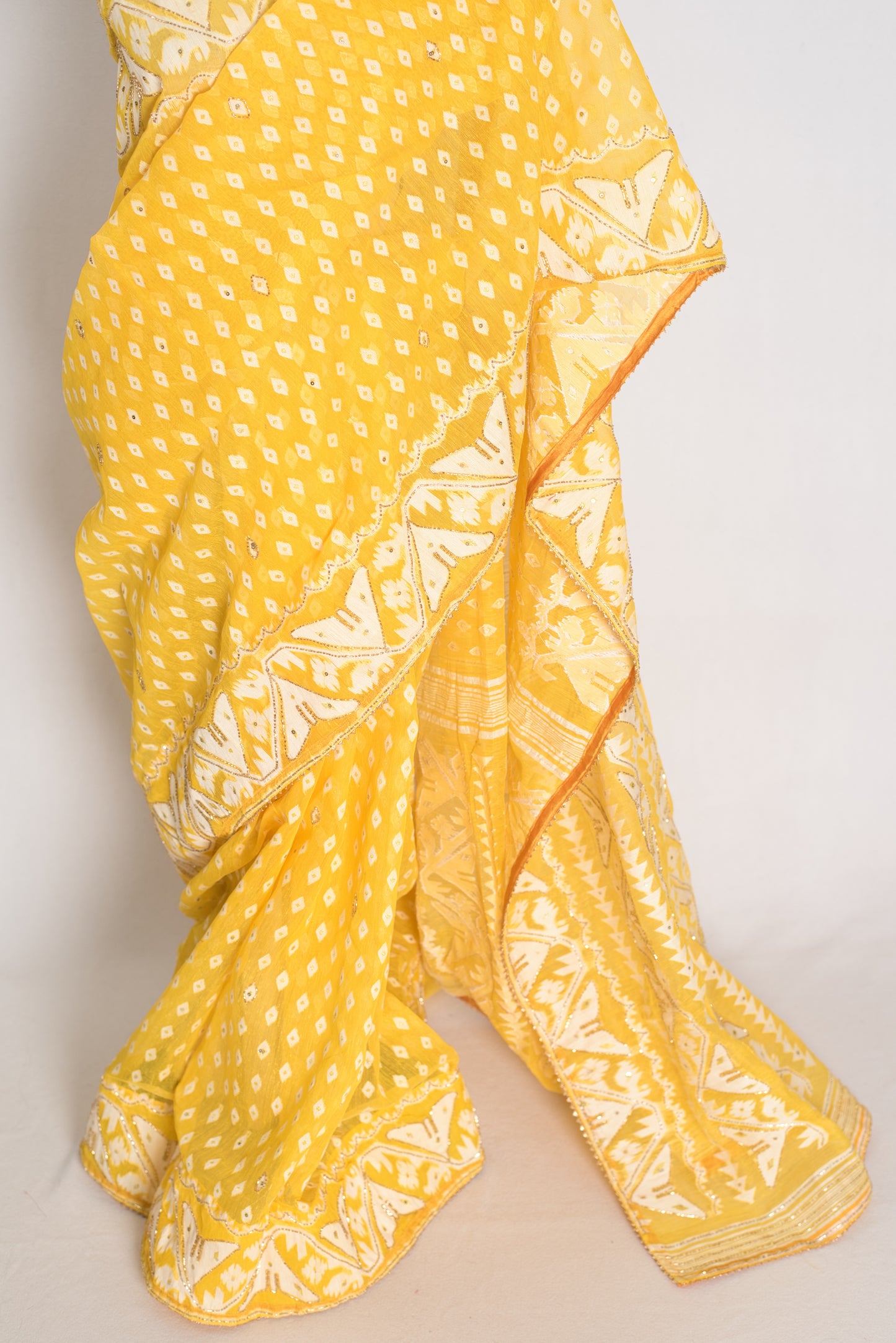 Gita – Bright Yellow and White Blended Cotton Jamdani Saree image 5