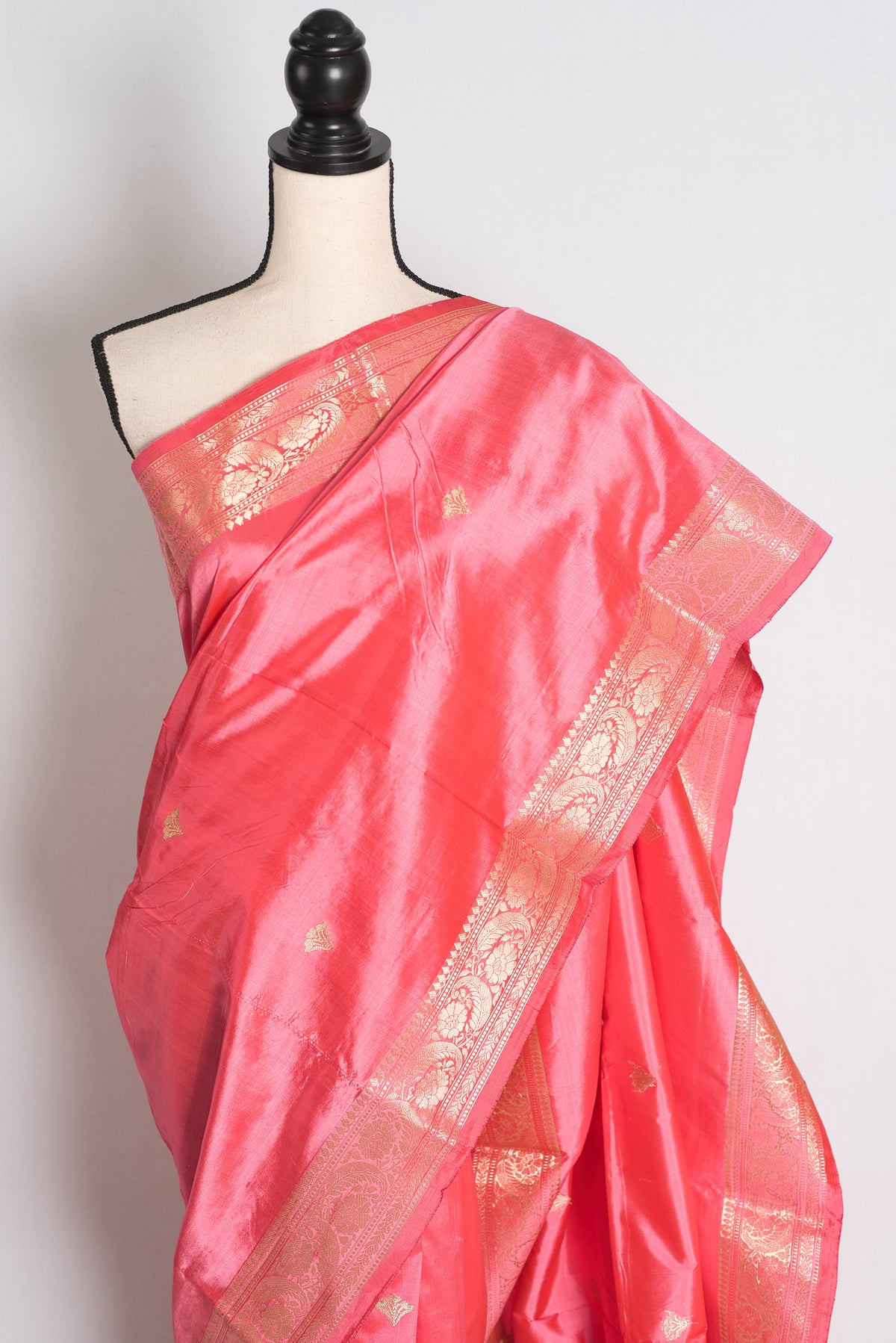 Farah: Pink and Gold Katan Silk Banarasi Saree with Blouse Piece image 5