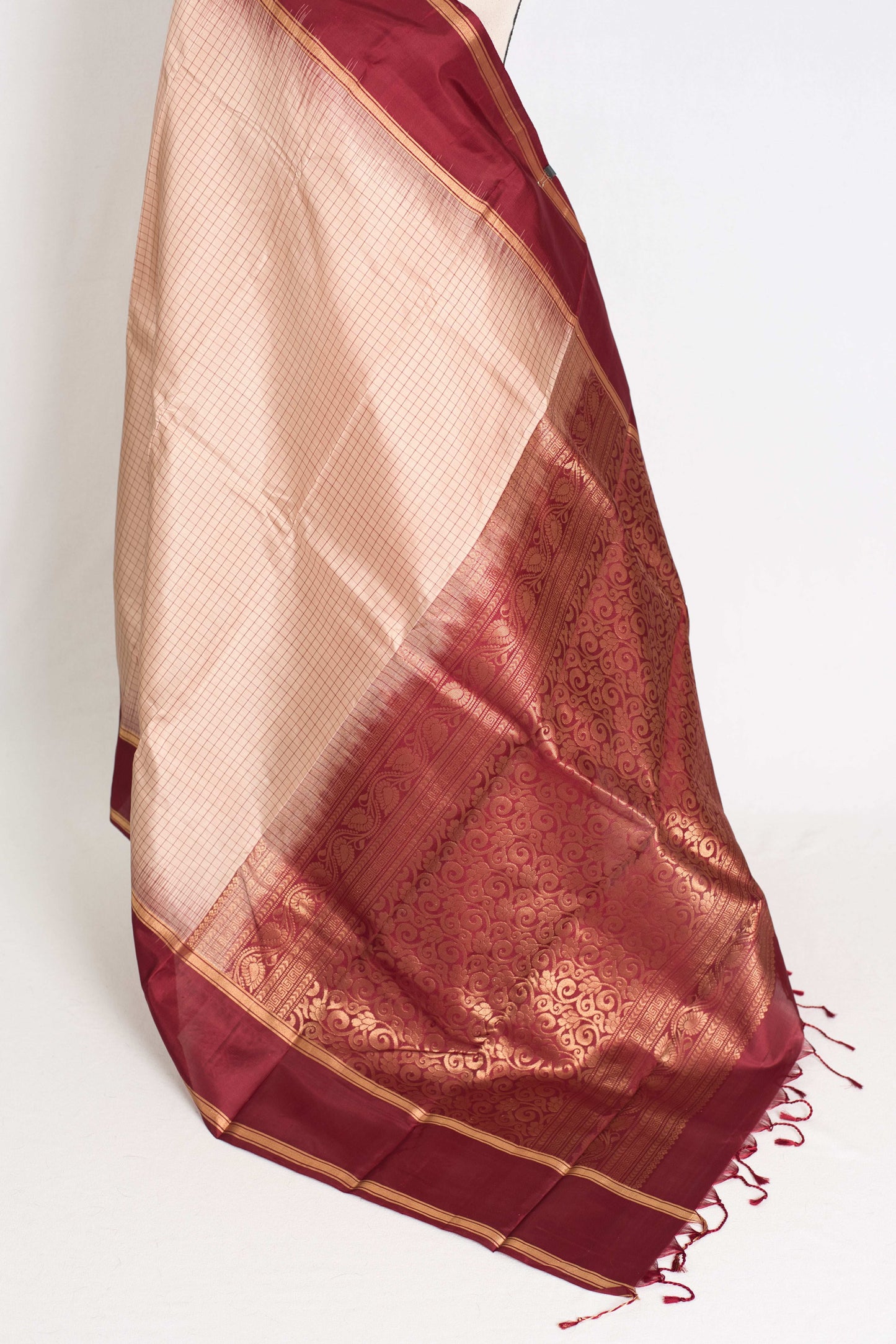 Latha : Silk Mark Certified Cream and Red Checks Kanjeevaram Silk Saree image 3