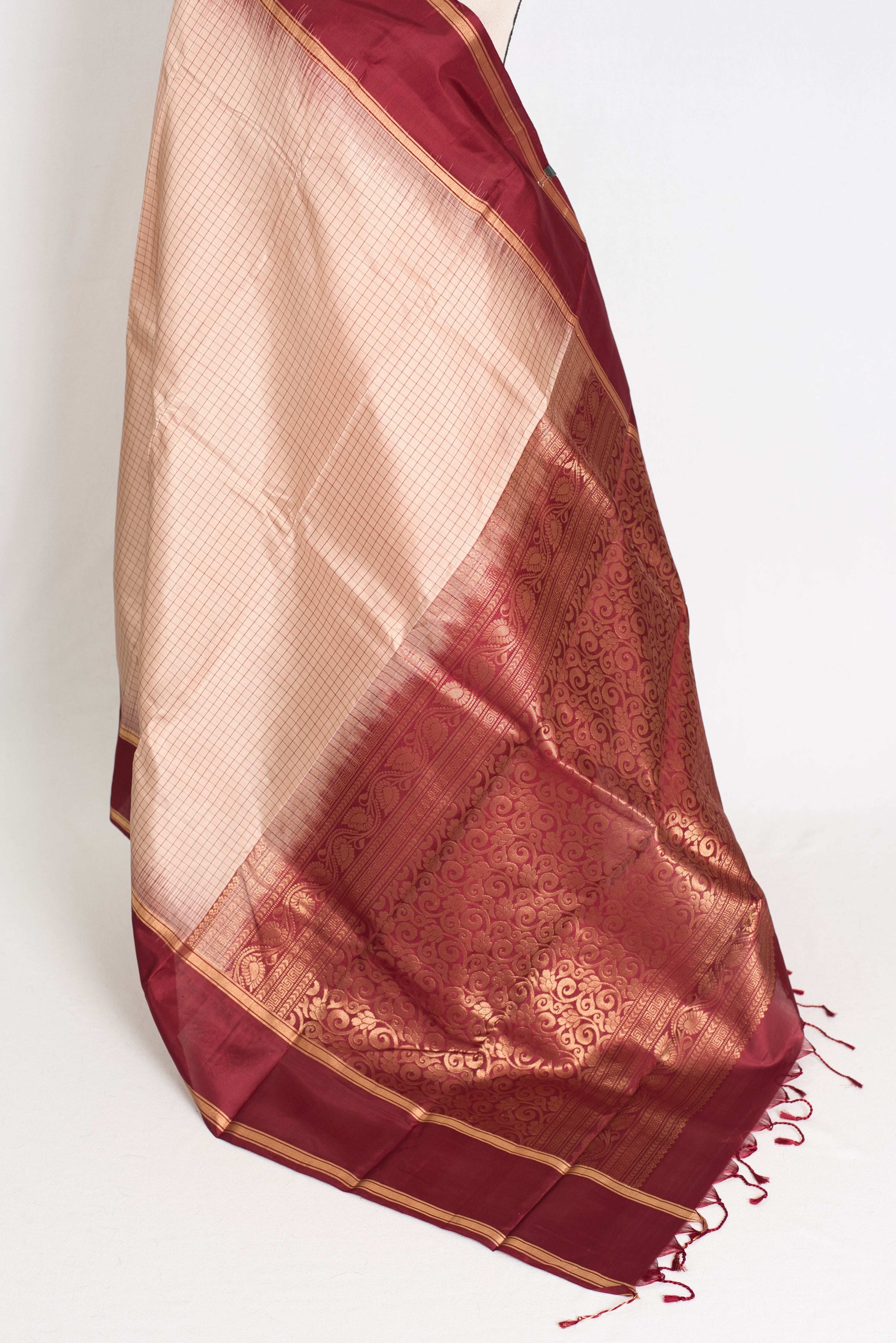 Latha : Silk Mark Certified Cream and Red Checks Kanjeevaram Silk Saree image 3