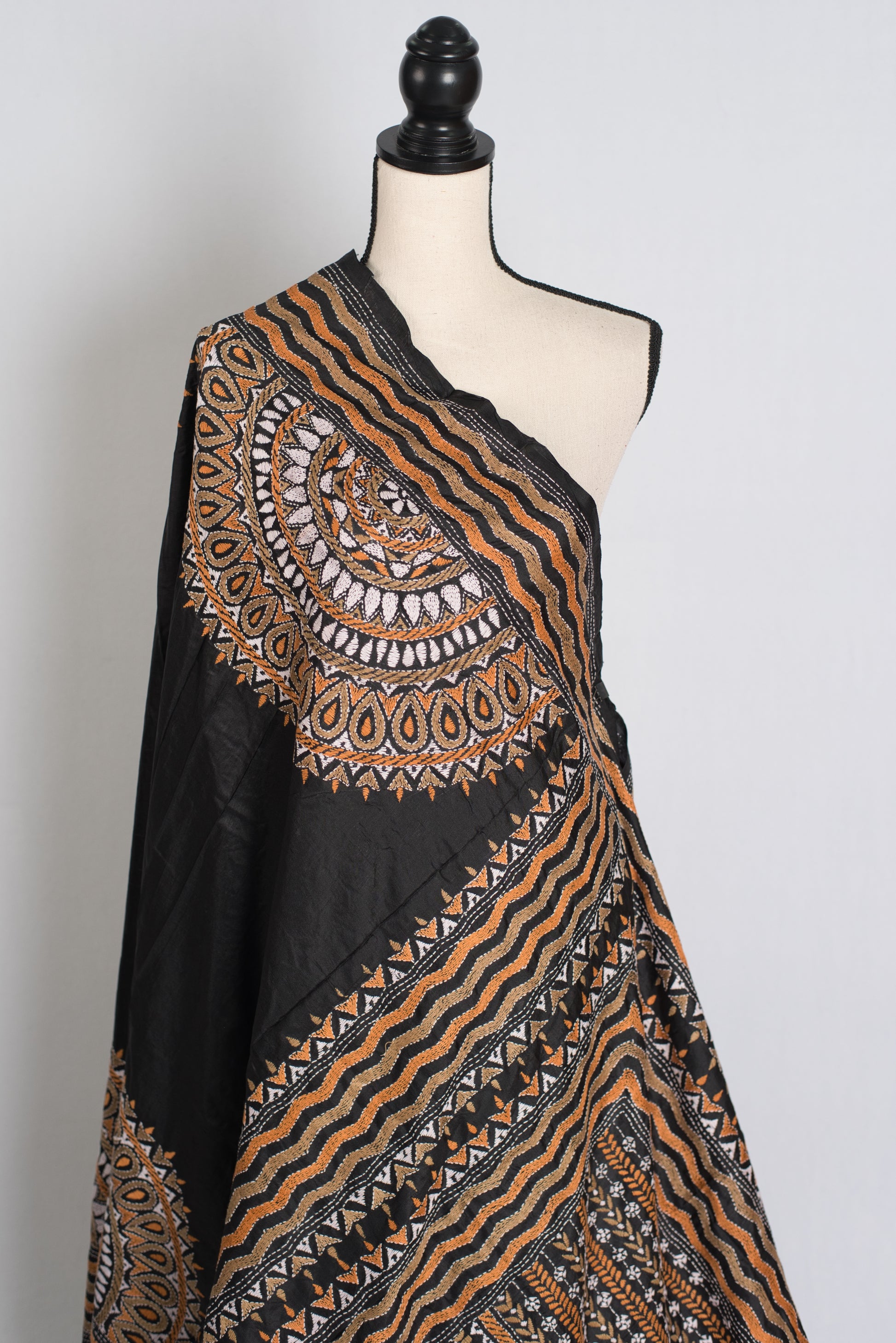 Shyamoli : Black Silk Mark Certified Hand Embroidery Kantha Stitch Saree image 4