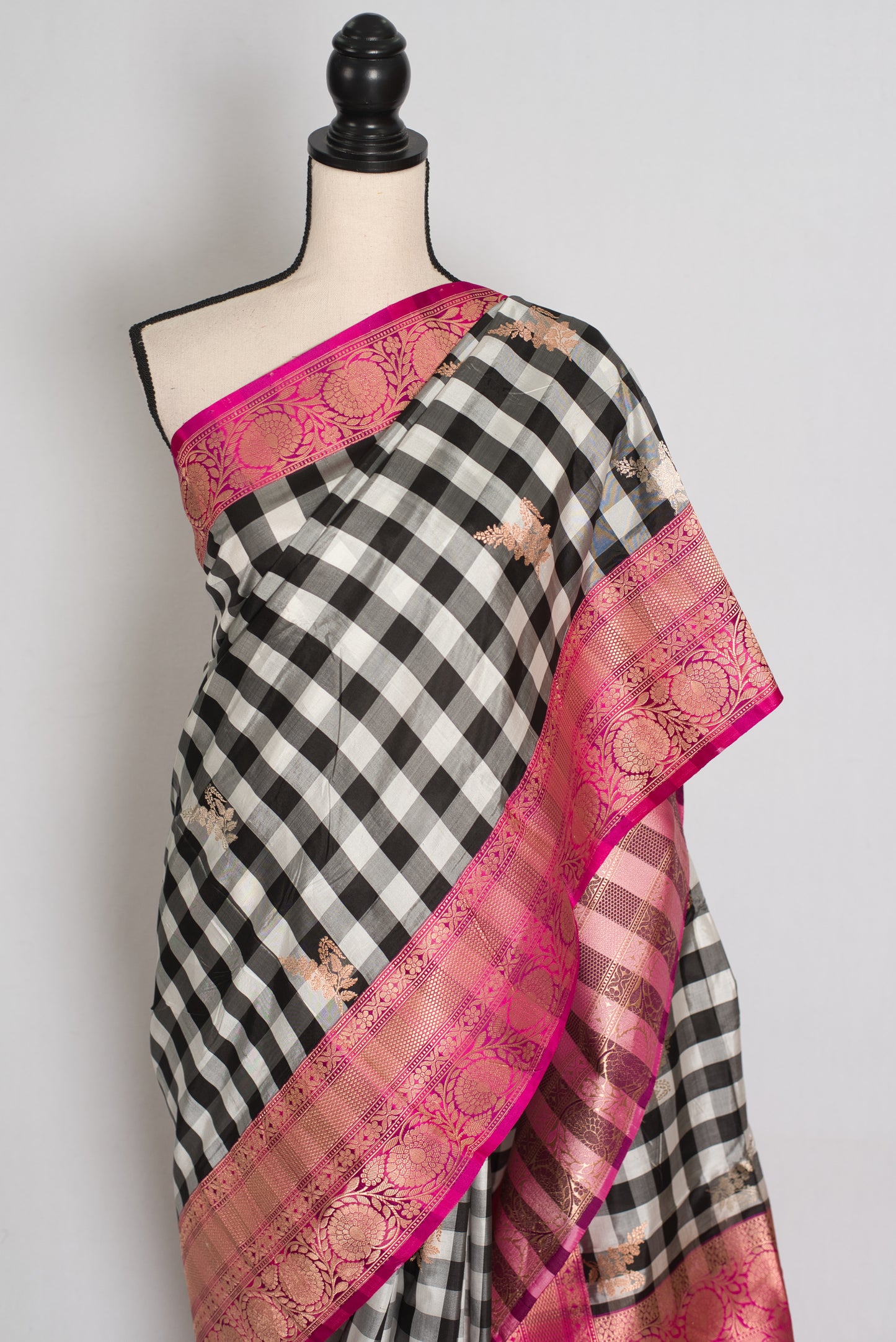 Priyanka :Black and White Checks Katan Silk Banarasi Saree | Silk Mark Certified image 6