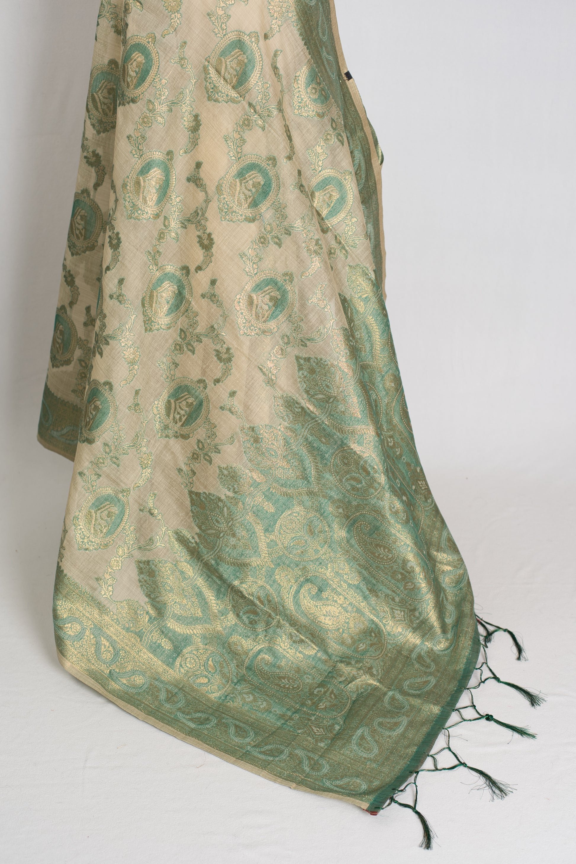 Vandana : Budget Friendly Blended Cotton Banarasi Saree in Beige and Green image 3