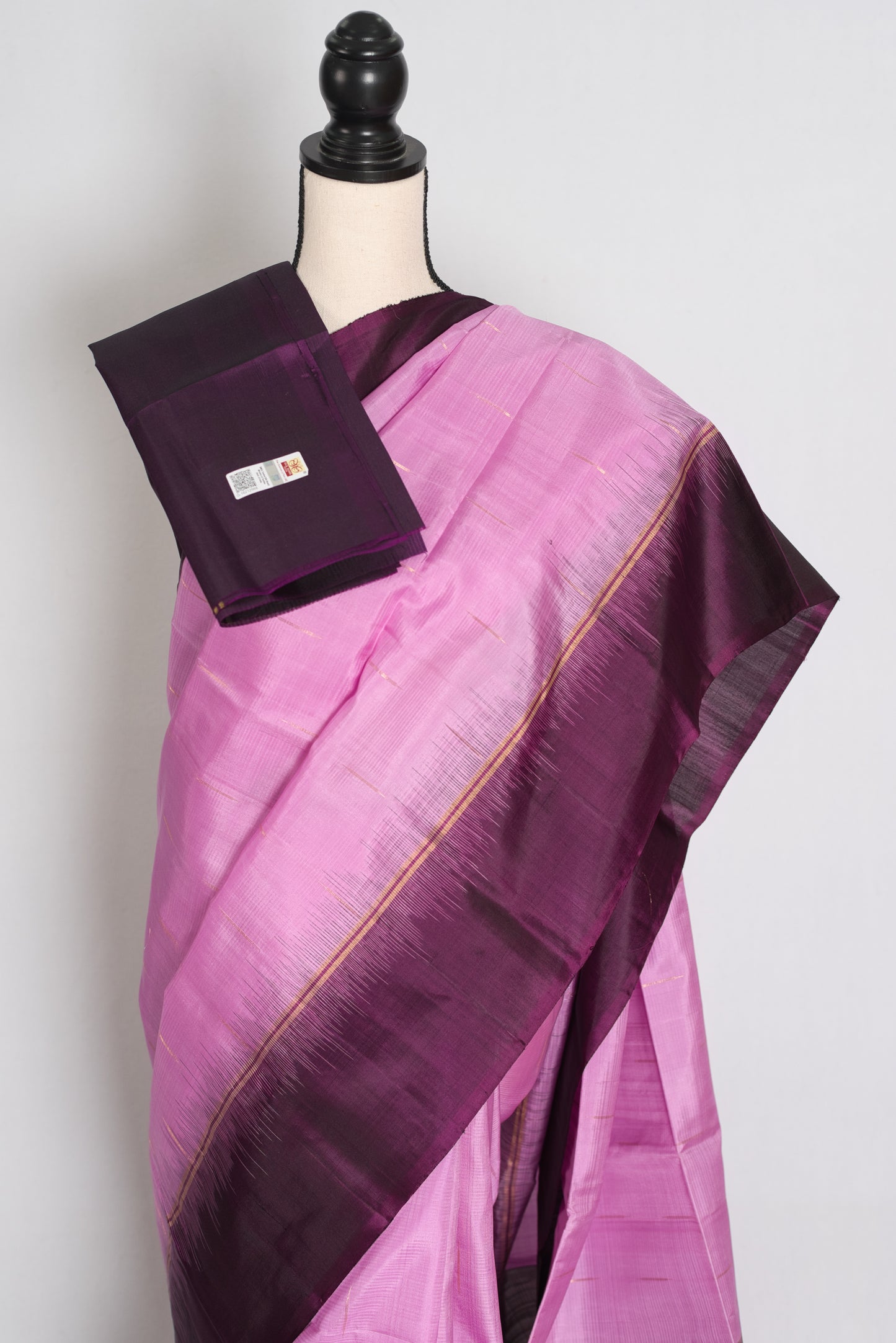 Harini Lilac and Deep Purple Lightweight Kanjivaram Silk Saree image 2