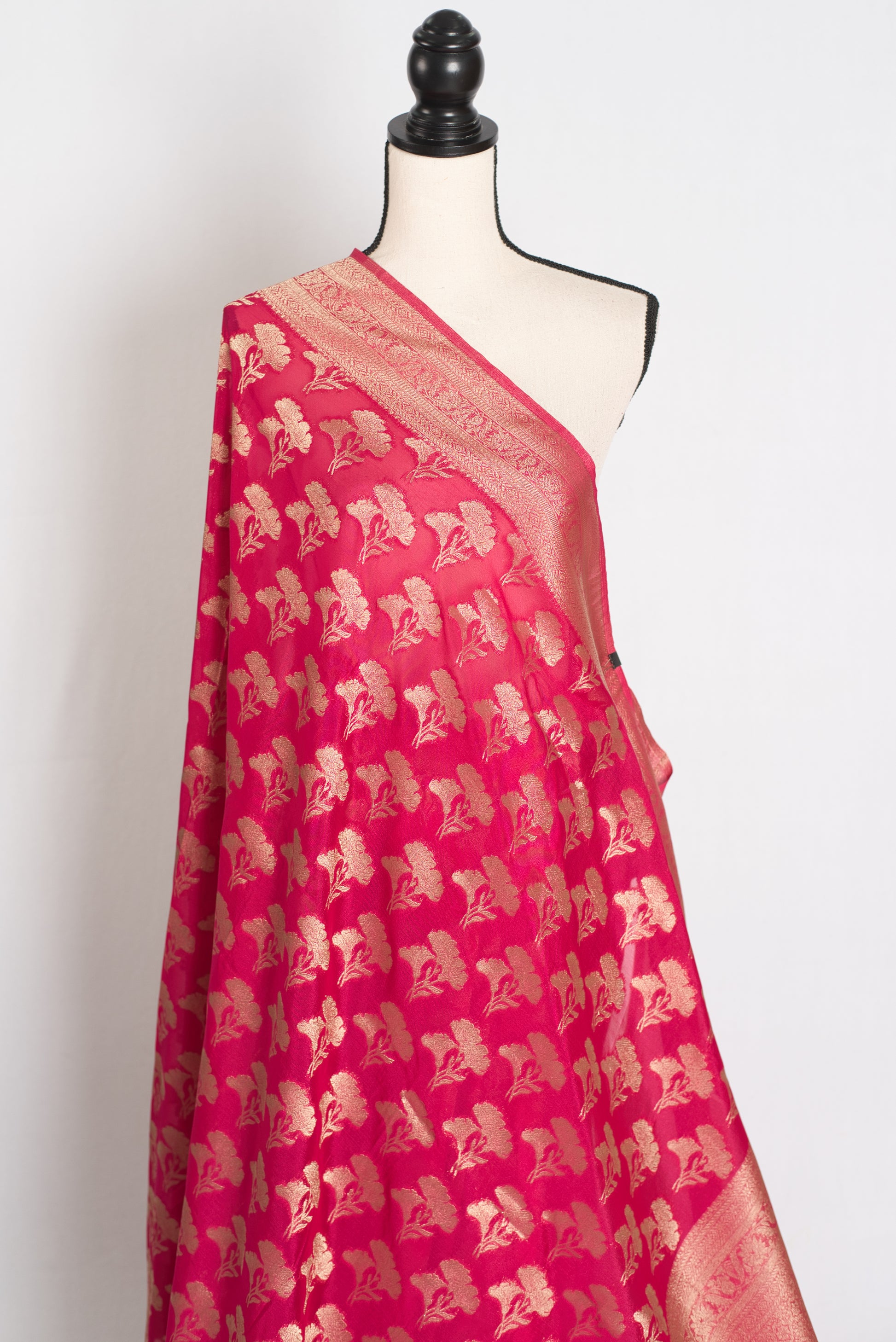 Sona : Semi Georgette Budget Friendly Banarasi Saree in Rani Pink image 4