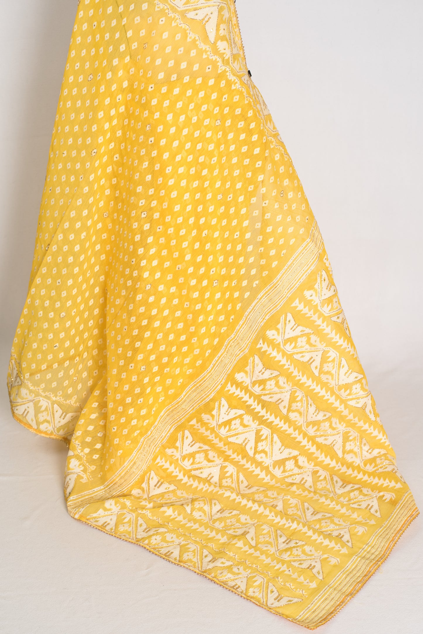 Gita – Bright Yellow and White Blended Cotton Jamdani Saree image 3