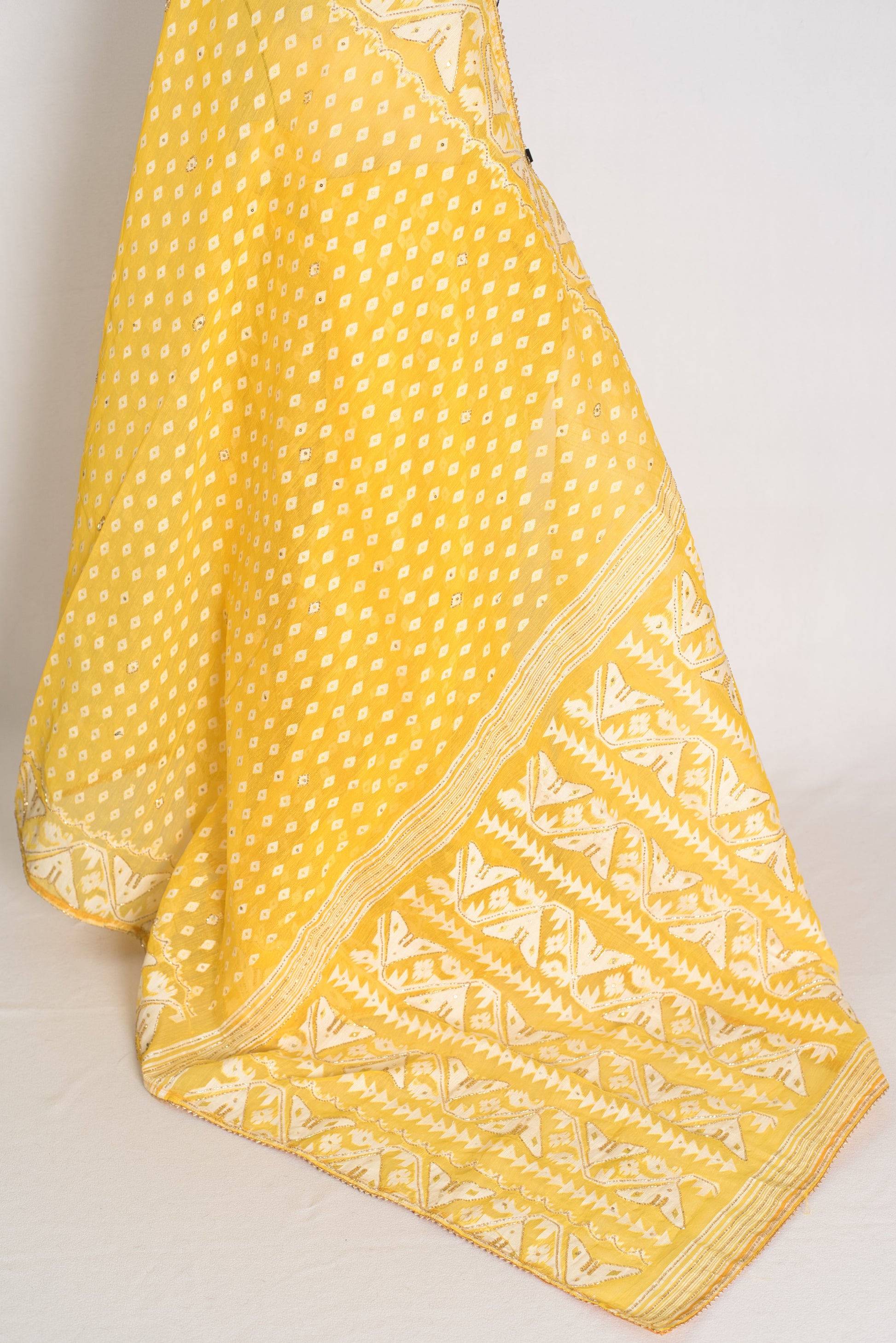 Gita – Bright Yellow and White Blended Cotton Jamdani Saree image 3