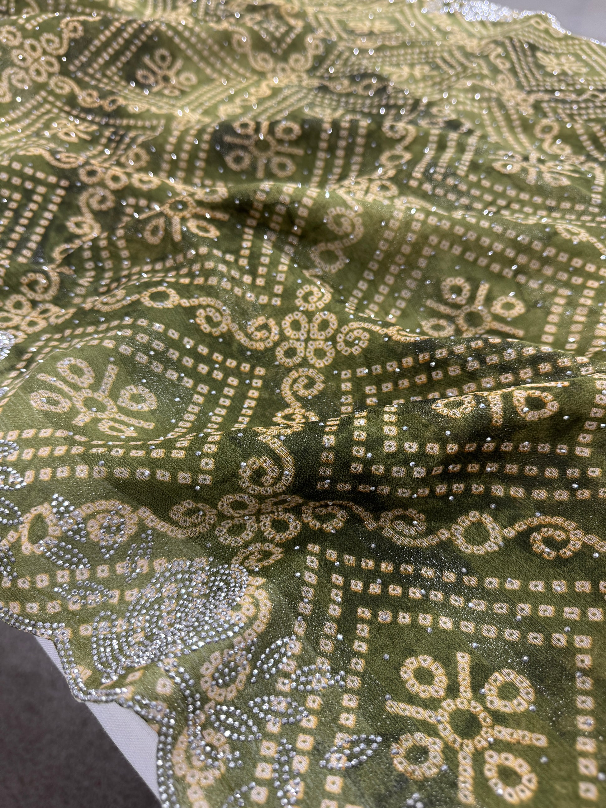 Bandhani Glow - Budget Bandhani Georgette Saree in Green image 3
