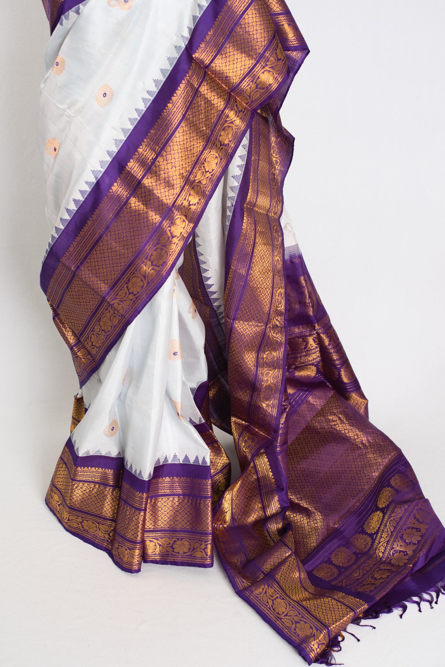 Bimala : Wide Border Kanji Gadwal Silk Saree in Pale Mauve and Purple image 5