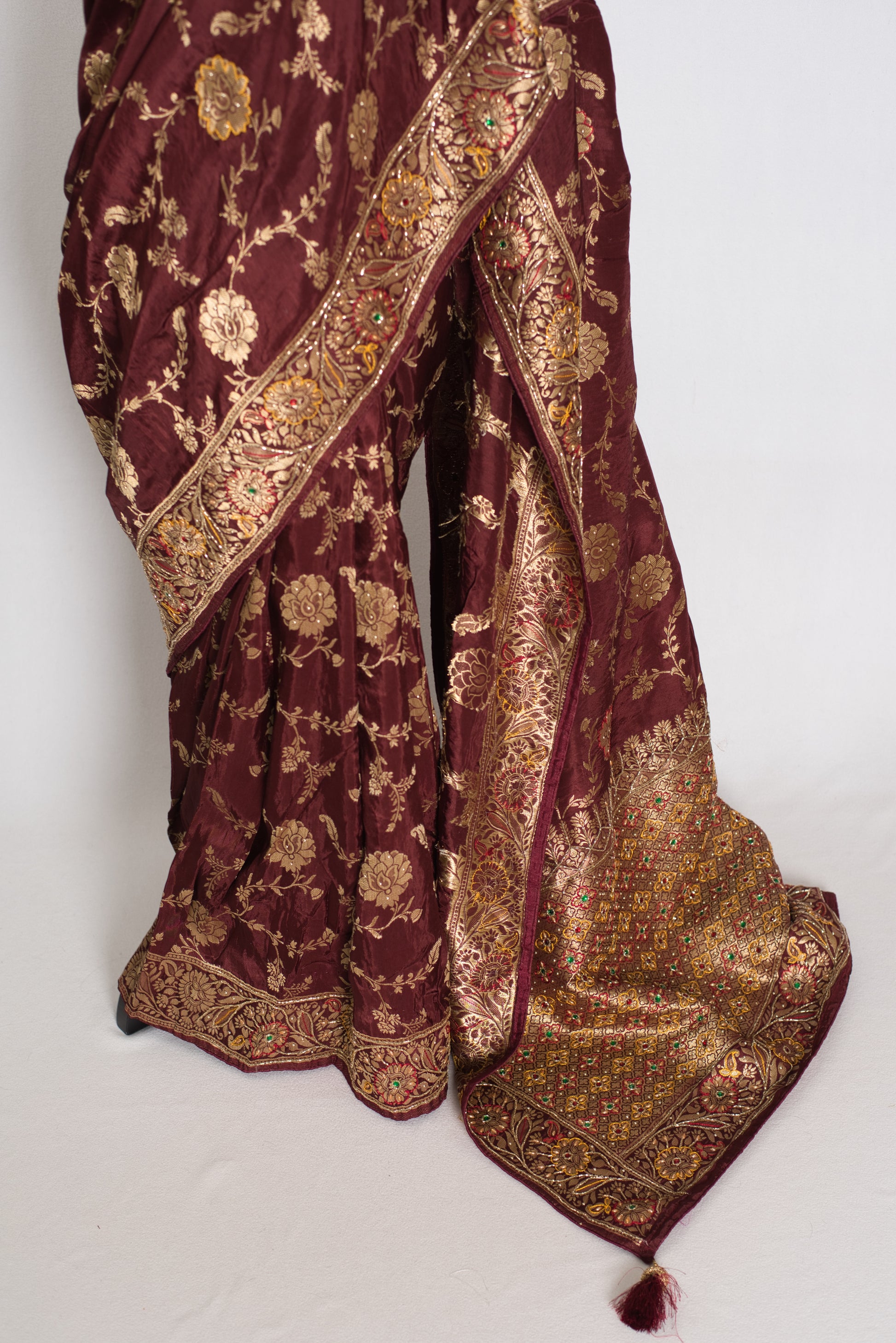 Shruti : Coffee Brown Dola Silk Banarasi Saree with 38 Size Blouse image 6