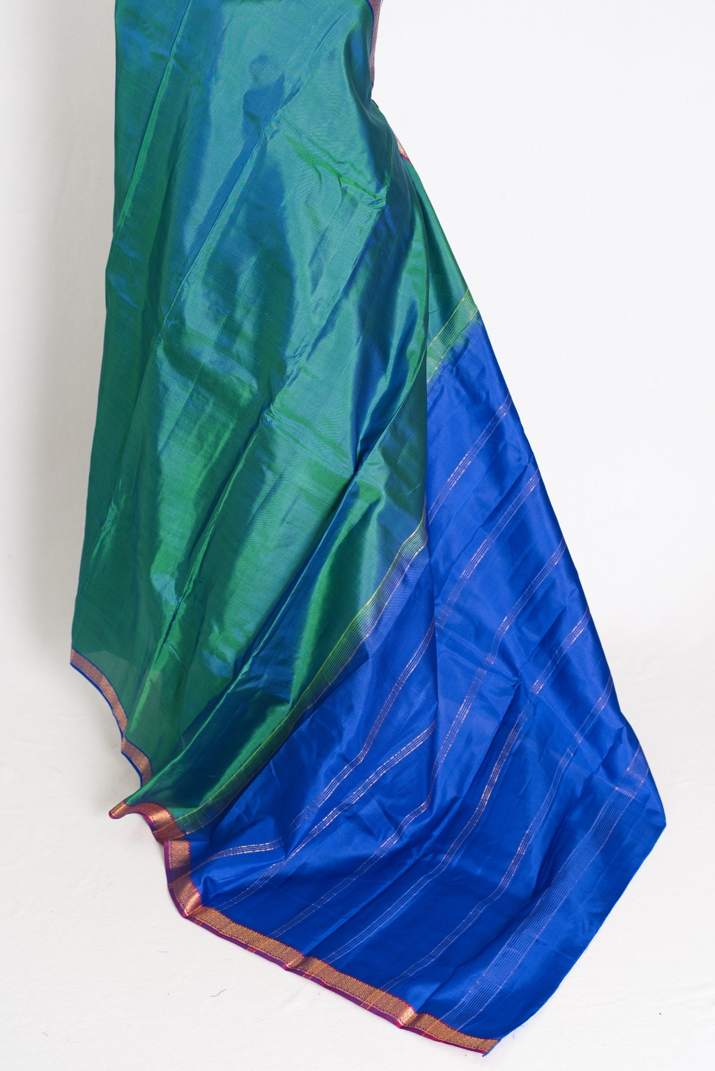 Rini: Peacock Green and Blue Kanjivaram Silk Saree with Small Gold Border image 4