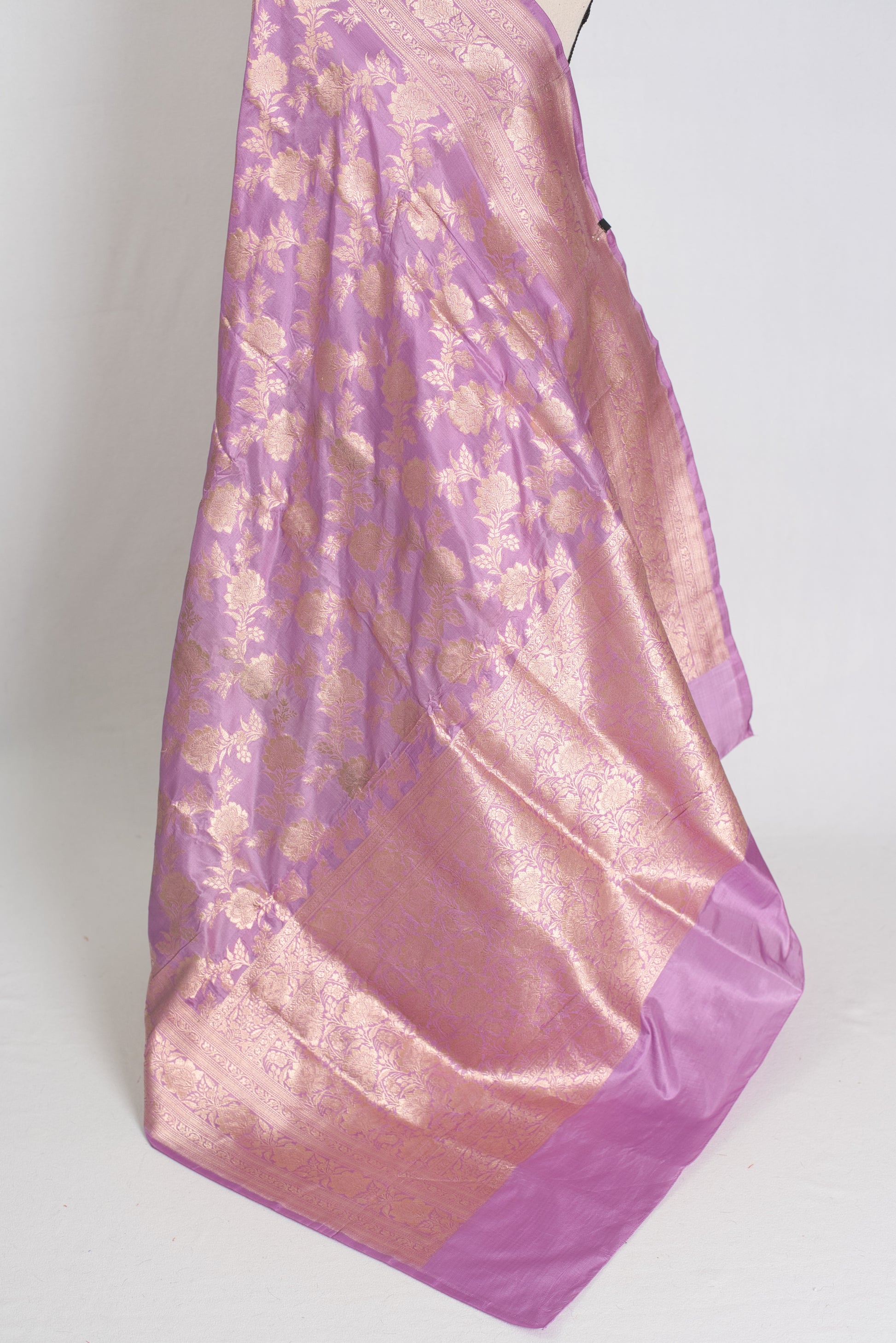 Sia : Silk Mark Certified Lavender Banarasi Saree with 38 Size Stitched Blouse image 4